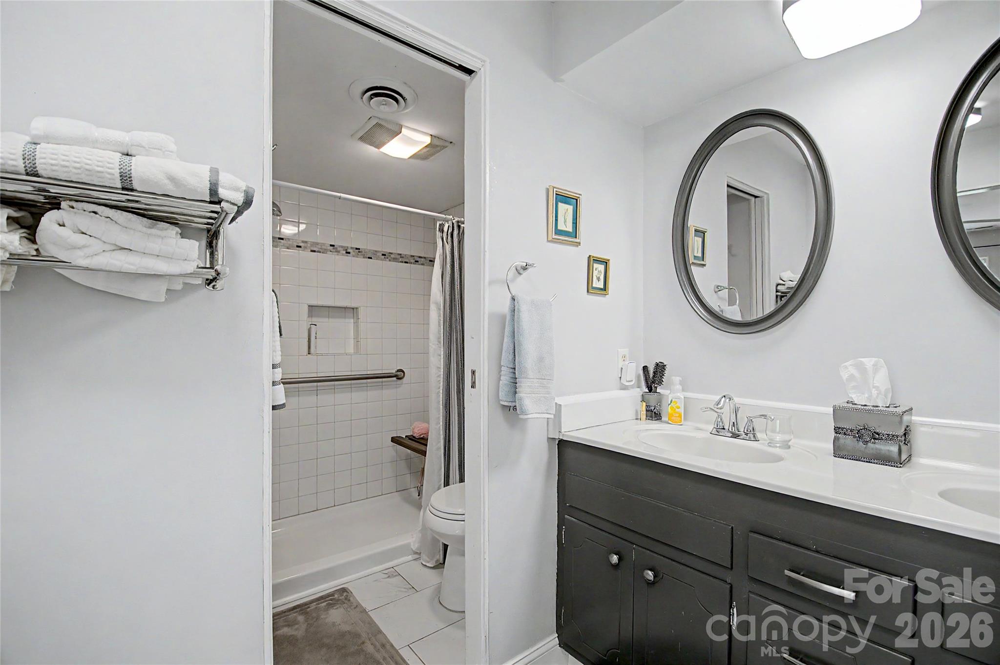 8 Lakemoor Lane 8 Property Photo 32