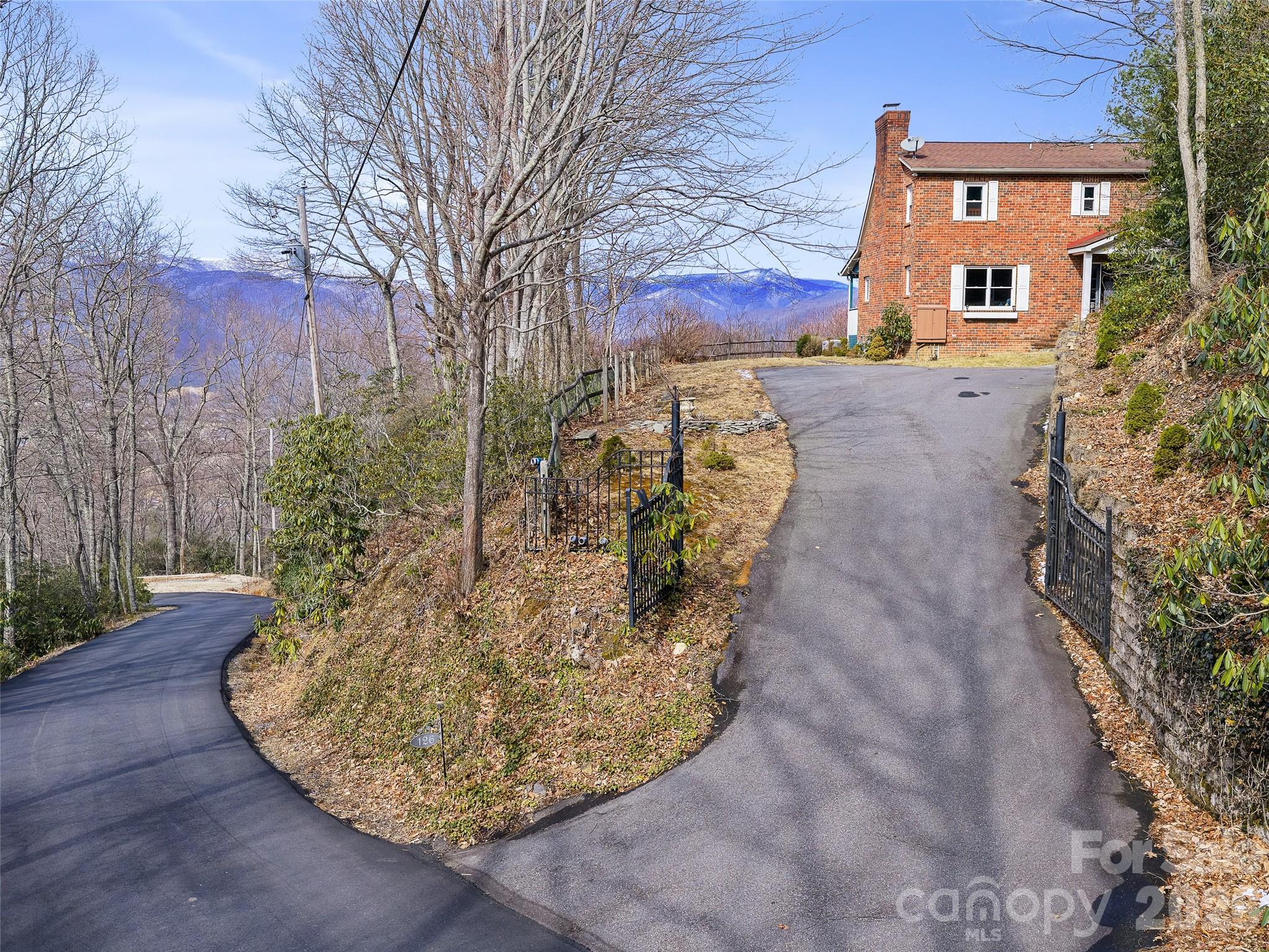 126 Wildflower Cove Drive Property Photo 10