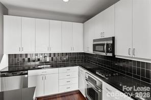 333 W Trade Street 1401 Property Photo 6
