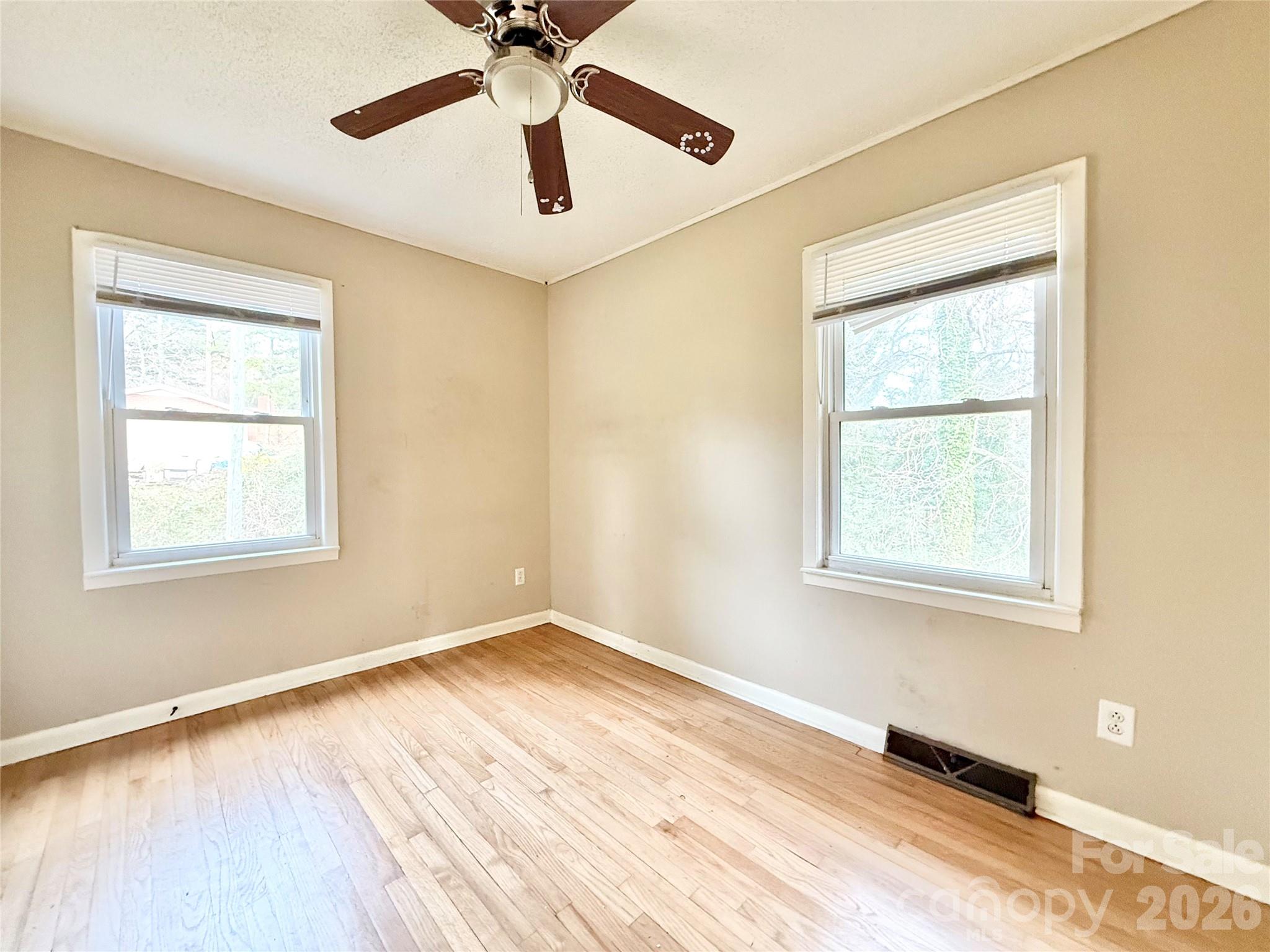 406 N Rutherford Street Property Photo 8