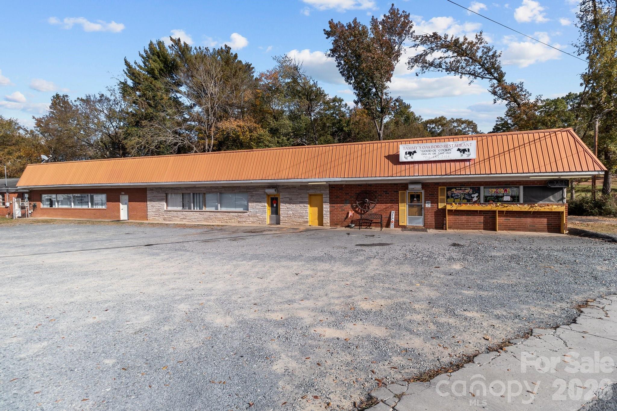 1128 N Main Street Property Photo 1