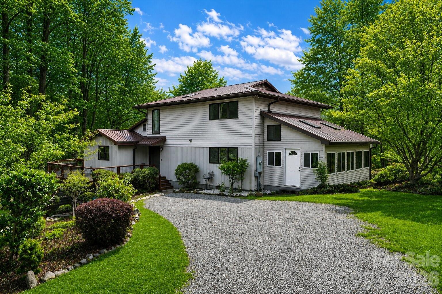 623 Owensby Road Property Photo 1
