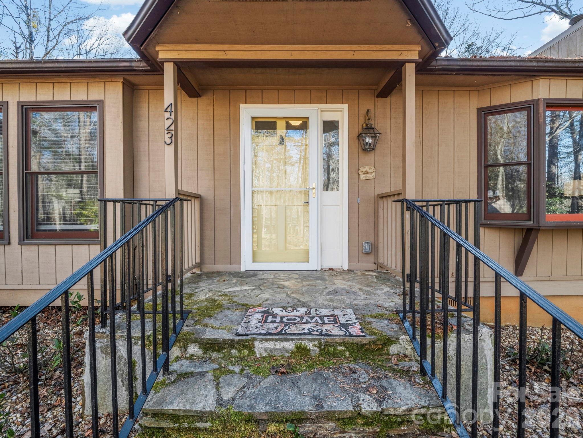 423 Mountain View Drive Property Photo 3