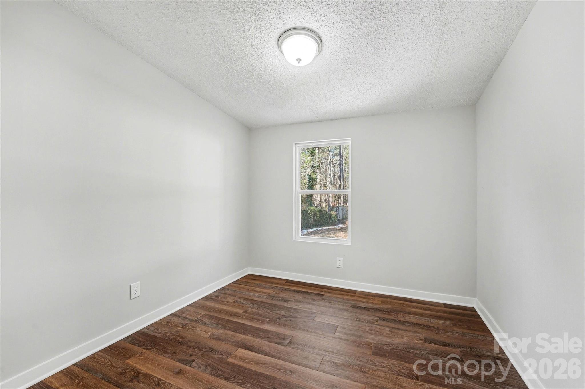 6423 Helens Way Property Photo 4
