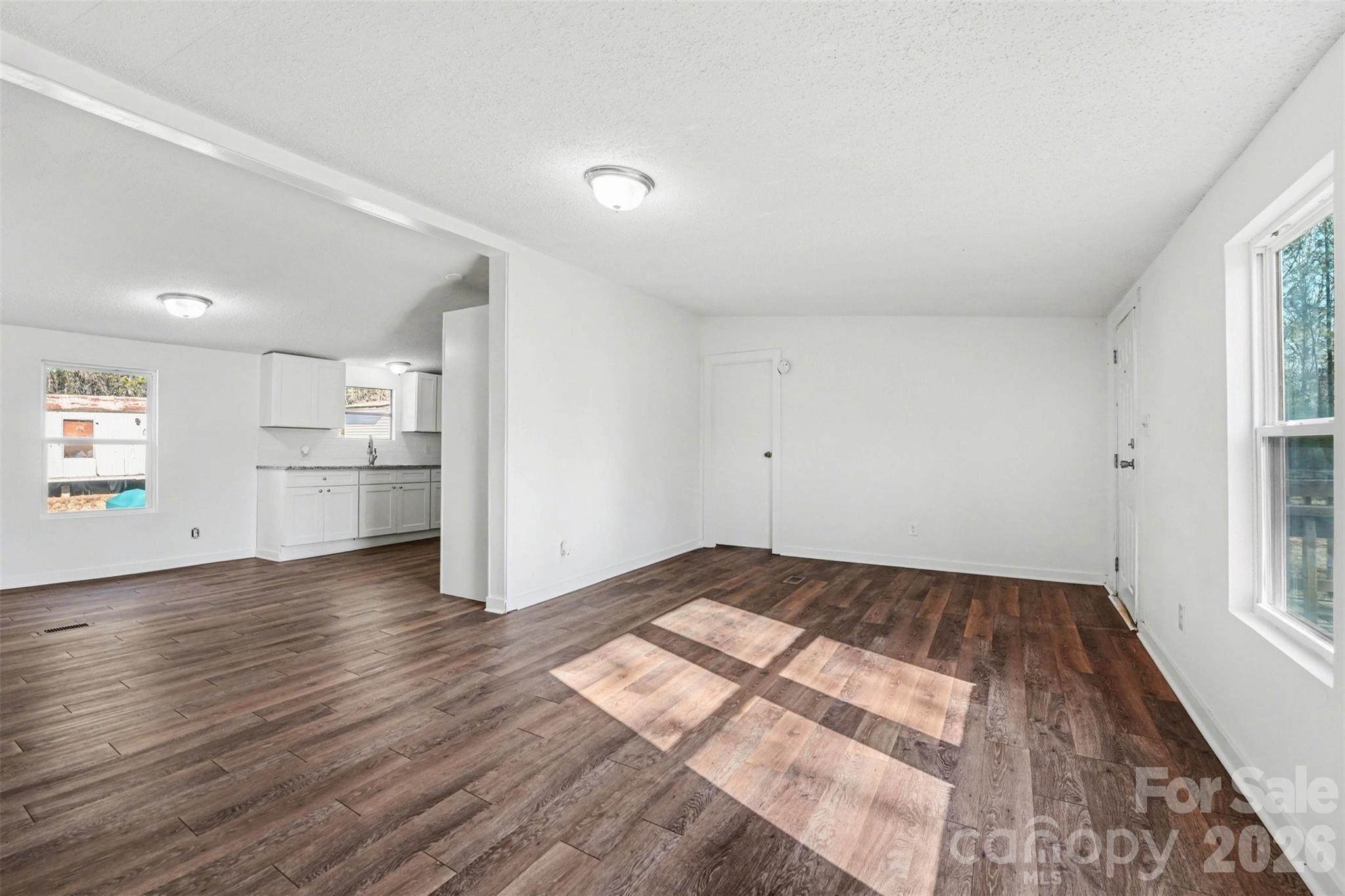 6423 Helens Way Property Photo 6