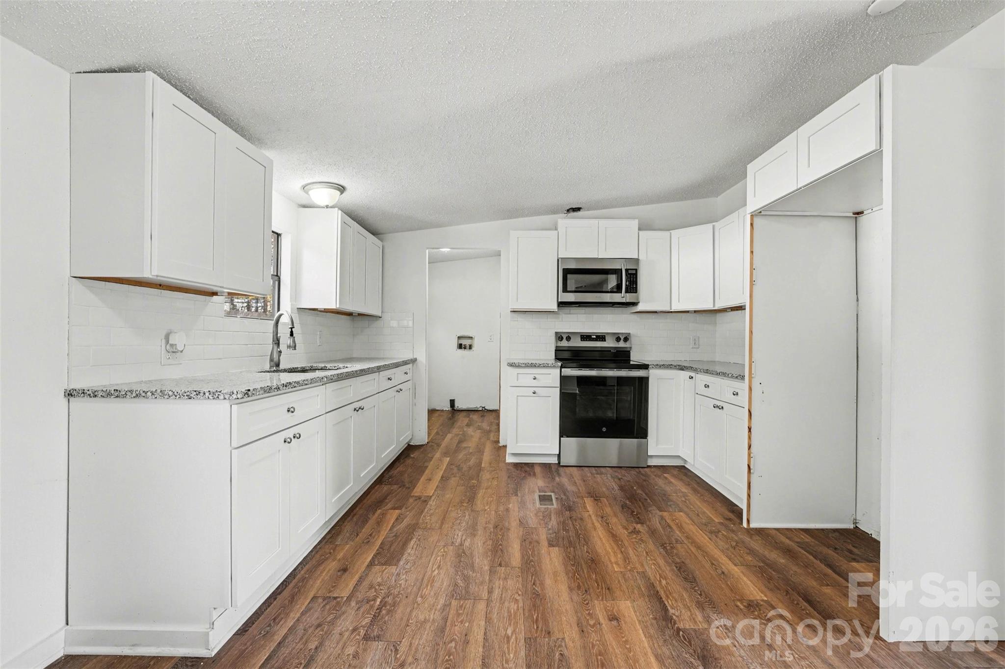 6423 Helens Way Property Photo 11