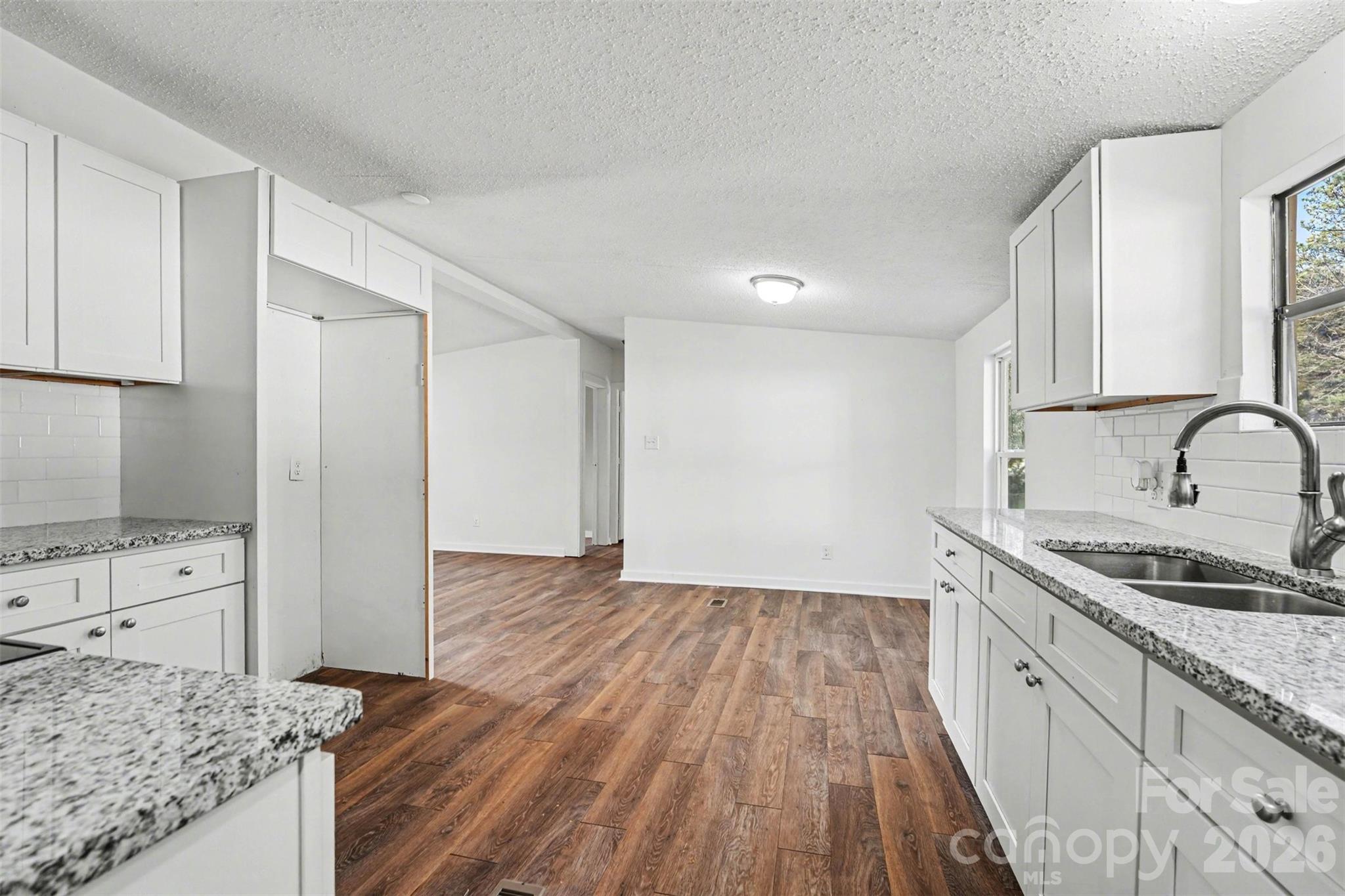 6423 Helens Way Property Photo 12