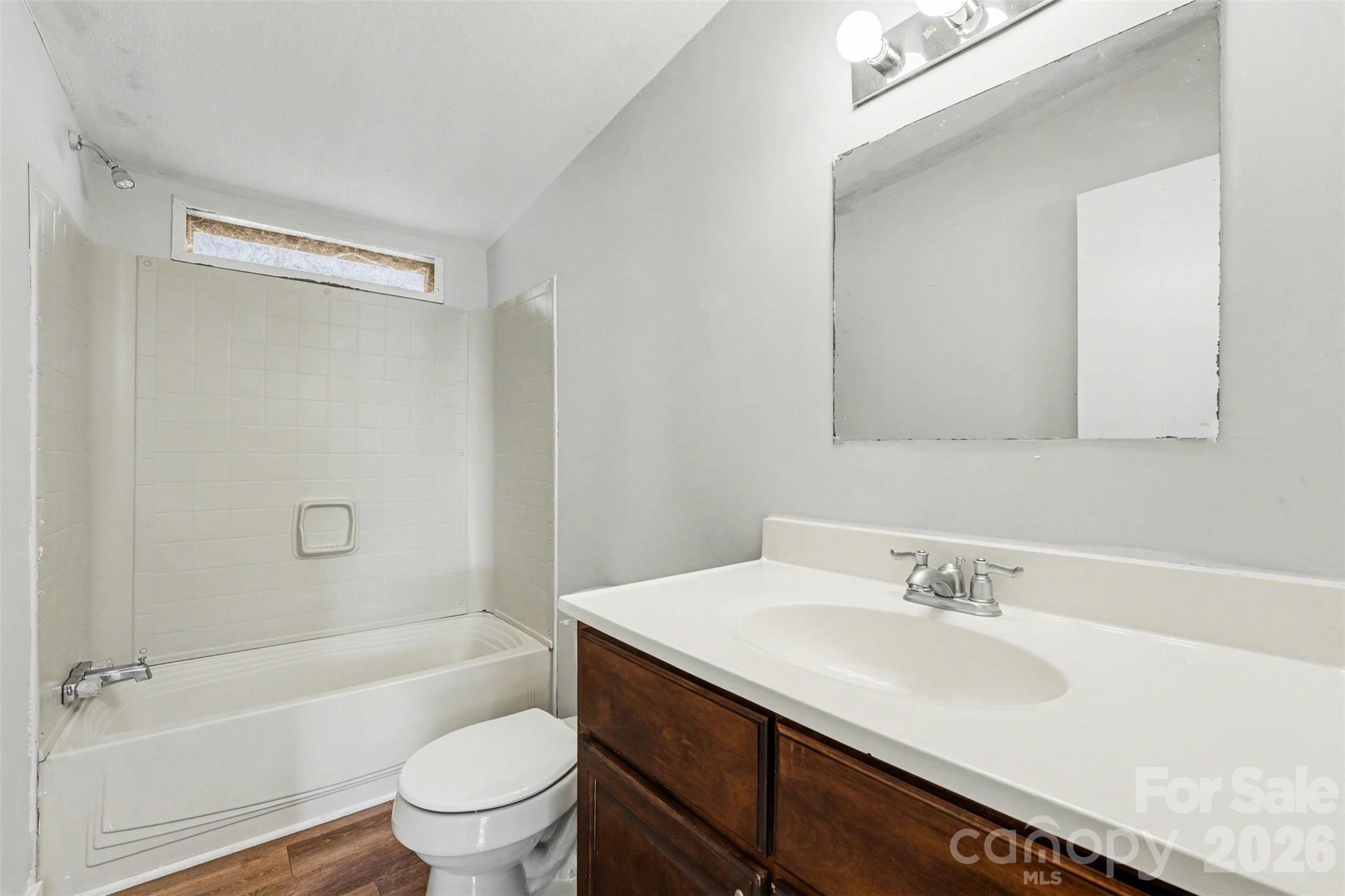 6423 Helens Way Property Photo 13