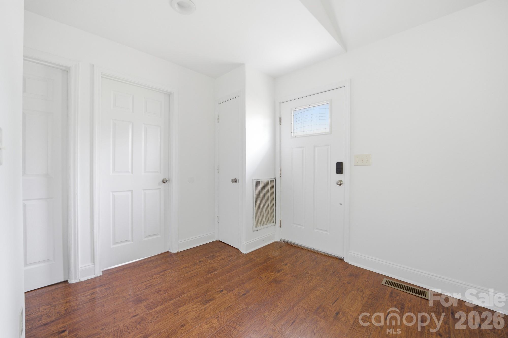 219 Breezewood Drive Property Photo 5