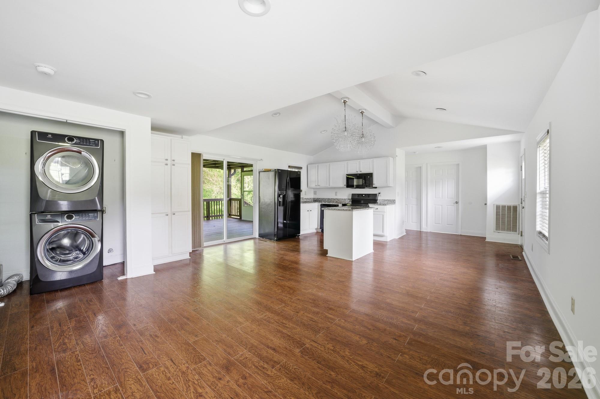 219 Breezewood Drive Property Photo 8
