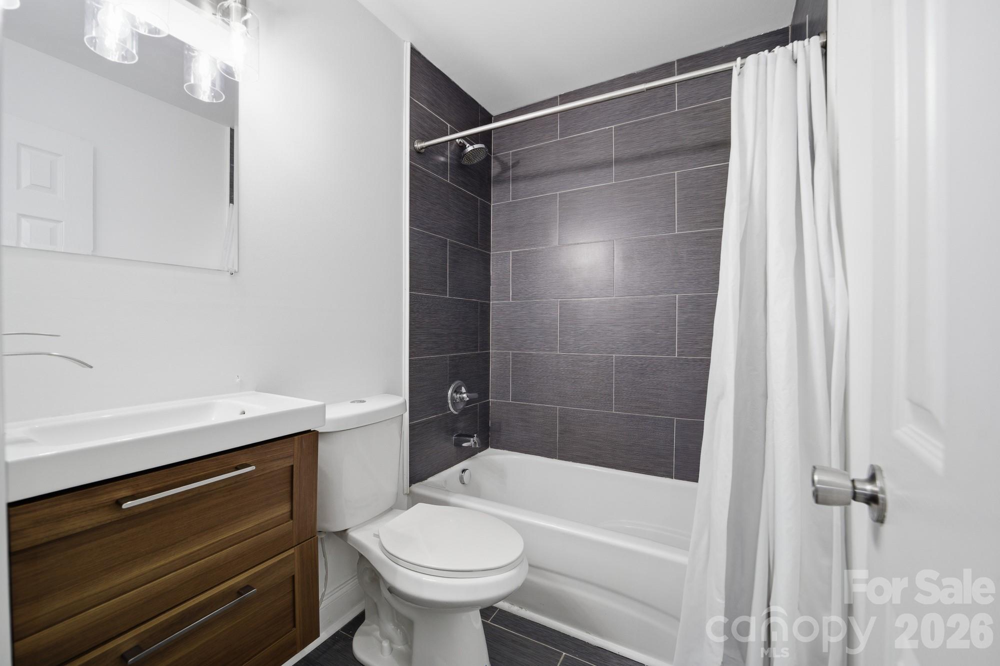 219 Breezewood Drive Property Photo 9