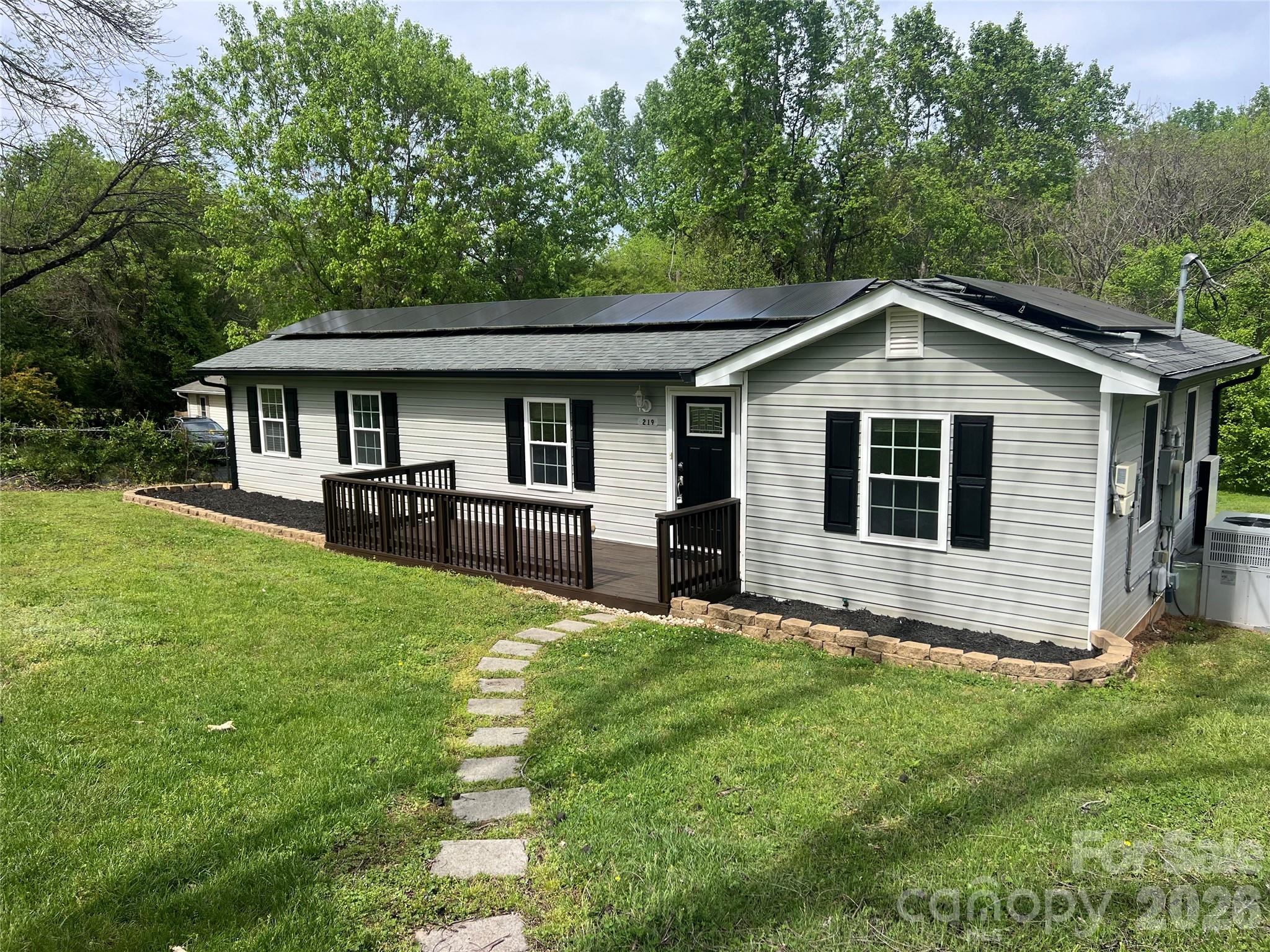 219 Breezewood Drive Property Photo 18