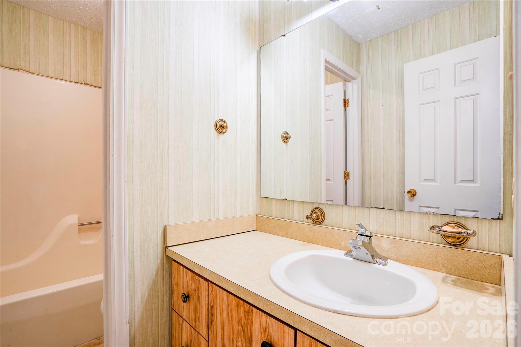 97-1 Edgemont Avenue Property Photo 15