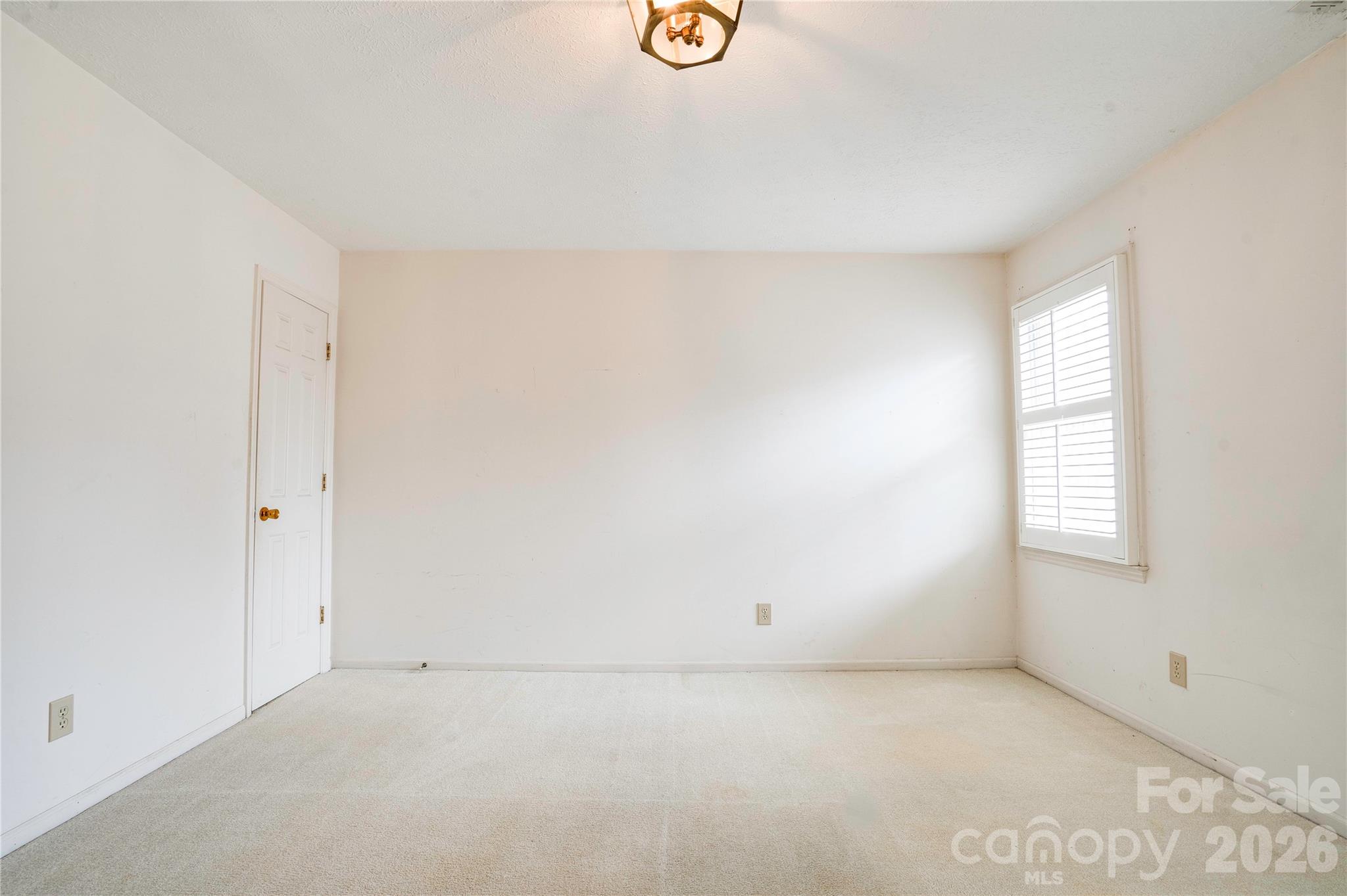 97-1 Edgemont Avenue Property Photo 18