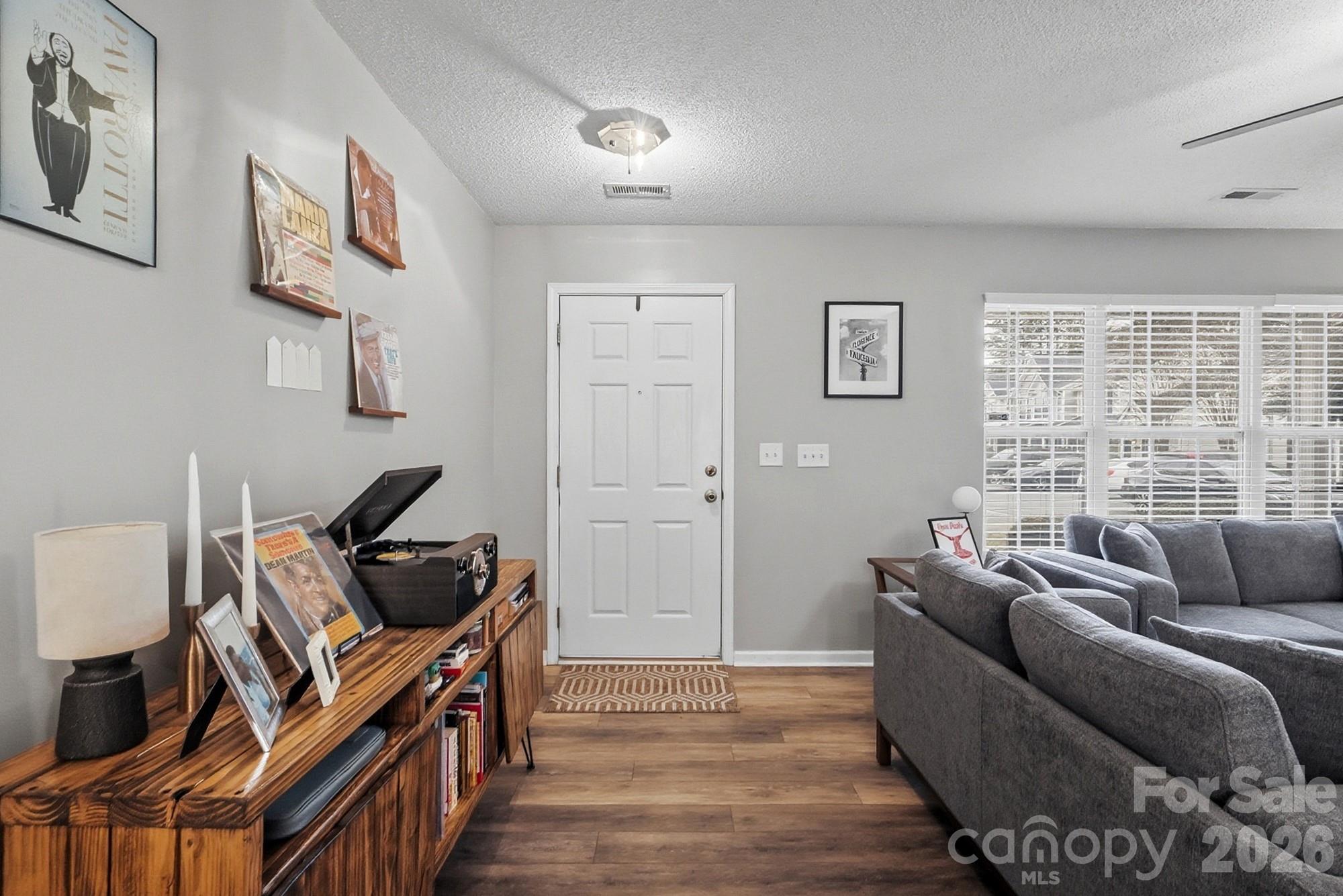 12350 Hennigan Place Lane Property Photo 6