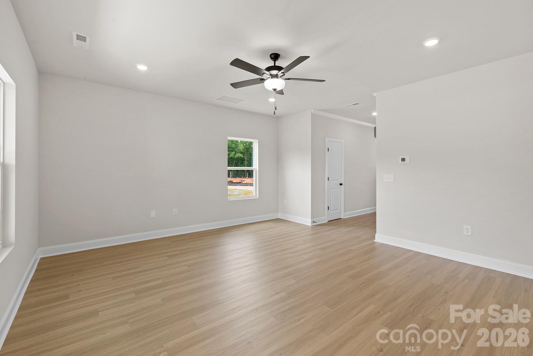 3342 Yorkshire Drive Property Photo 2