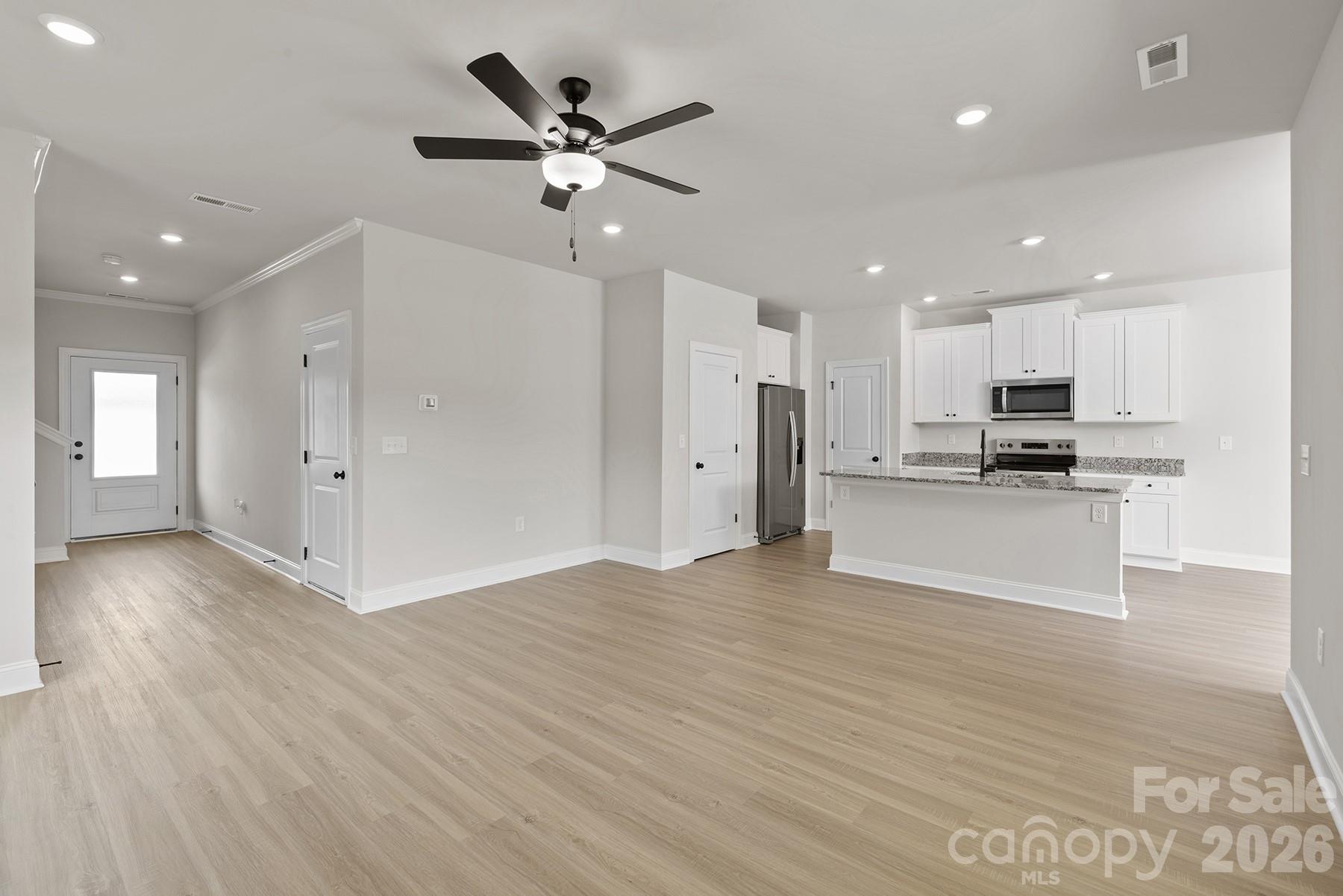 3342 Yorkshire Drive Property Photo 3