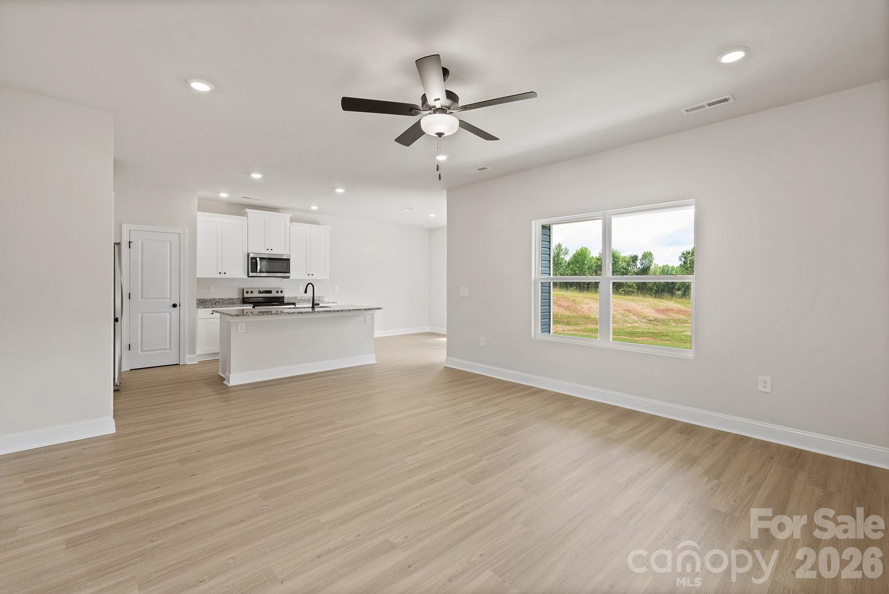 3342 Yorkshire Drive Property Photo 4
