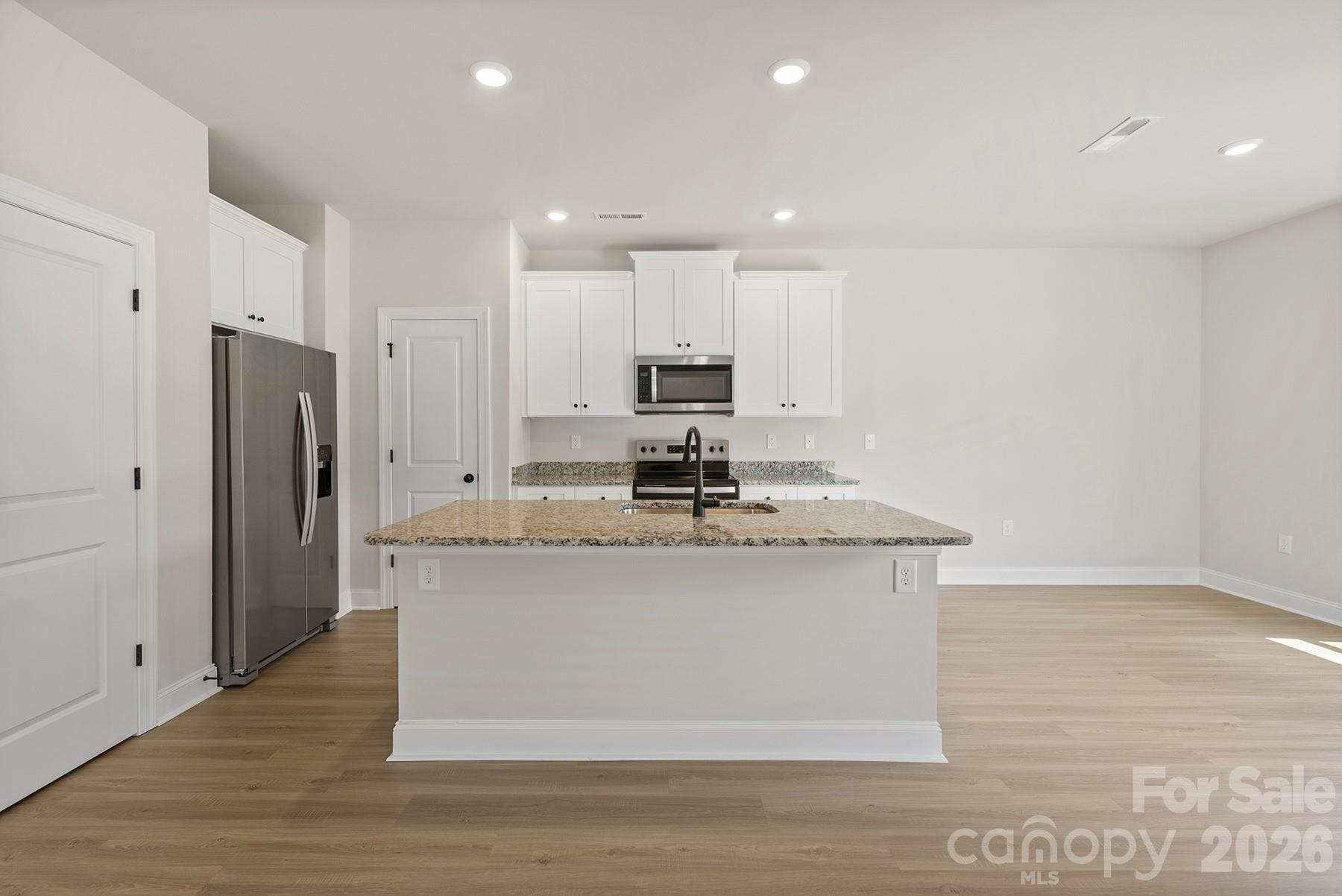 3342 Yorkshire Drive Property Photo 6