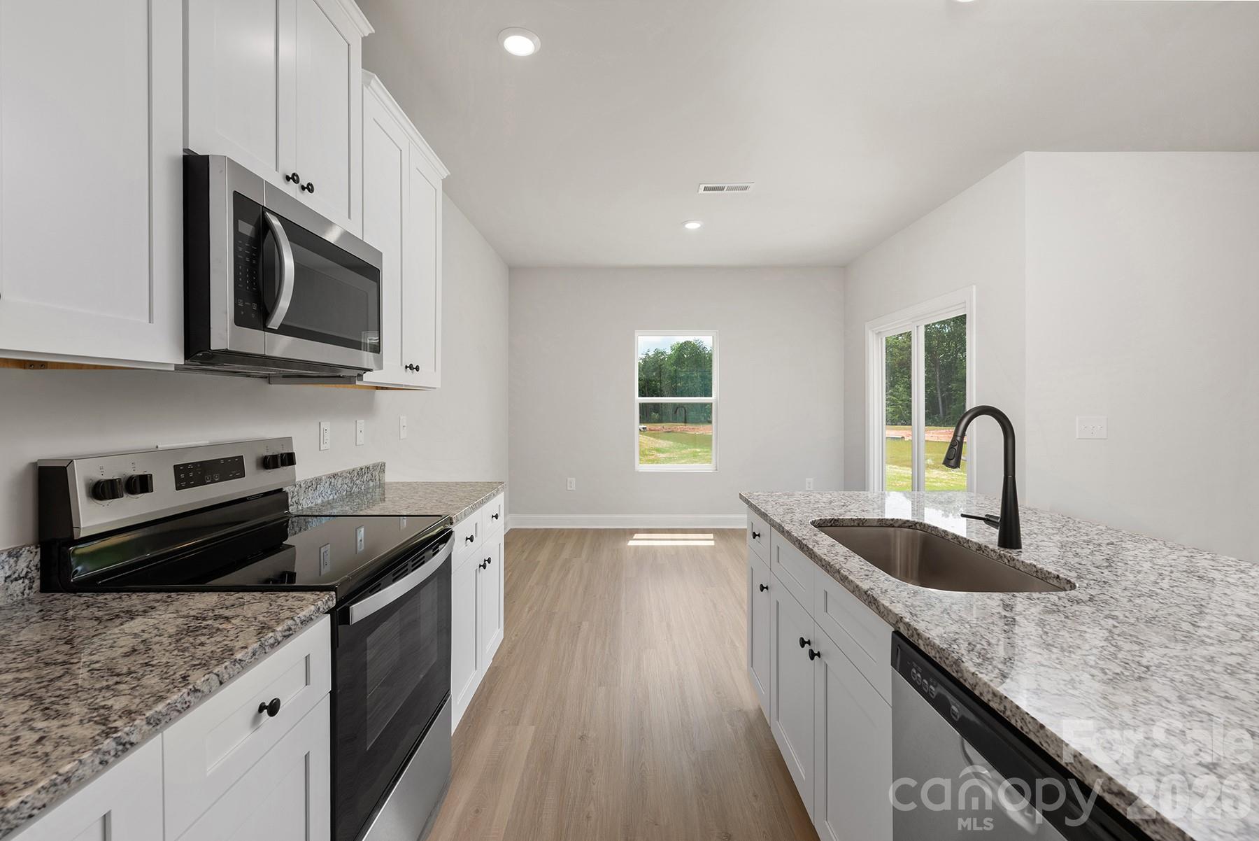 3342 Yorkshire Drive Property Photo 7