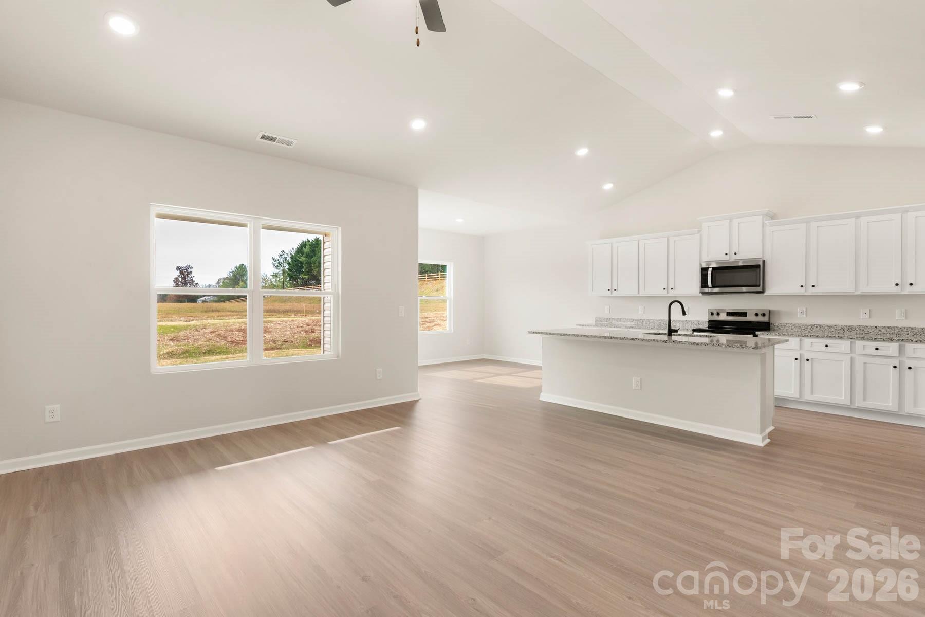 3330 Yorkshire Drive Property Photo 2