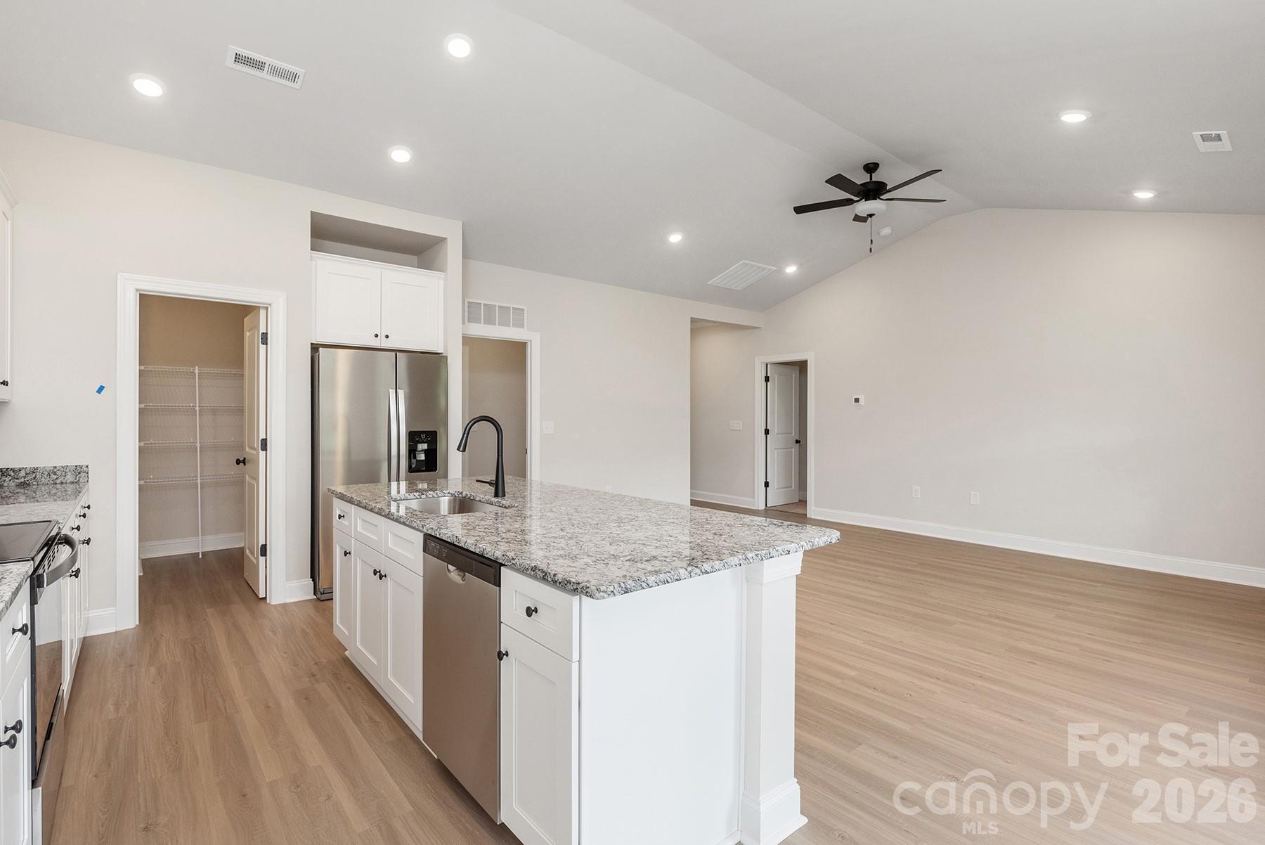 3330 Yorkshire Drive Property Photo 7