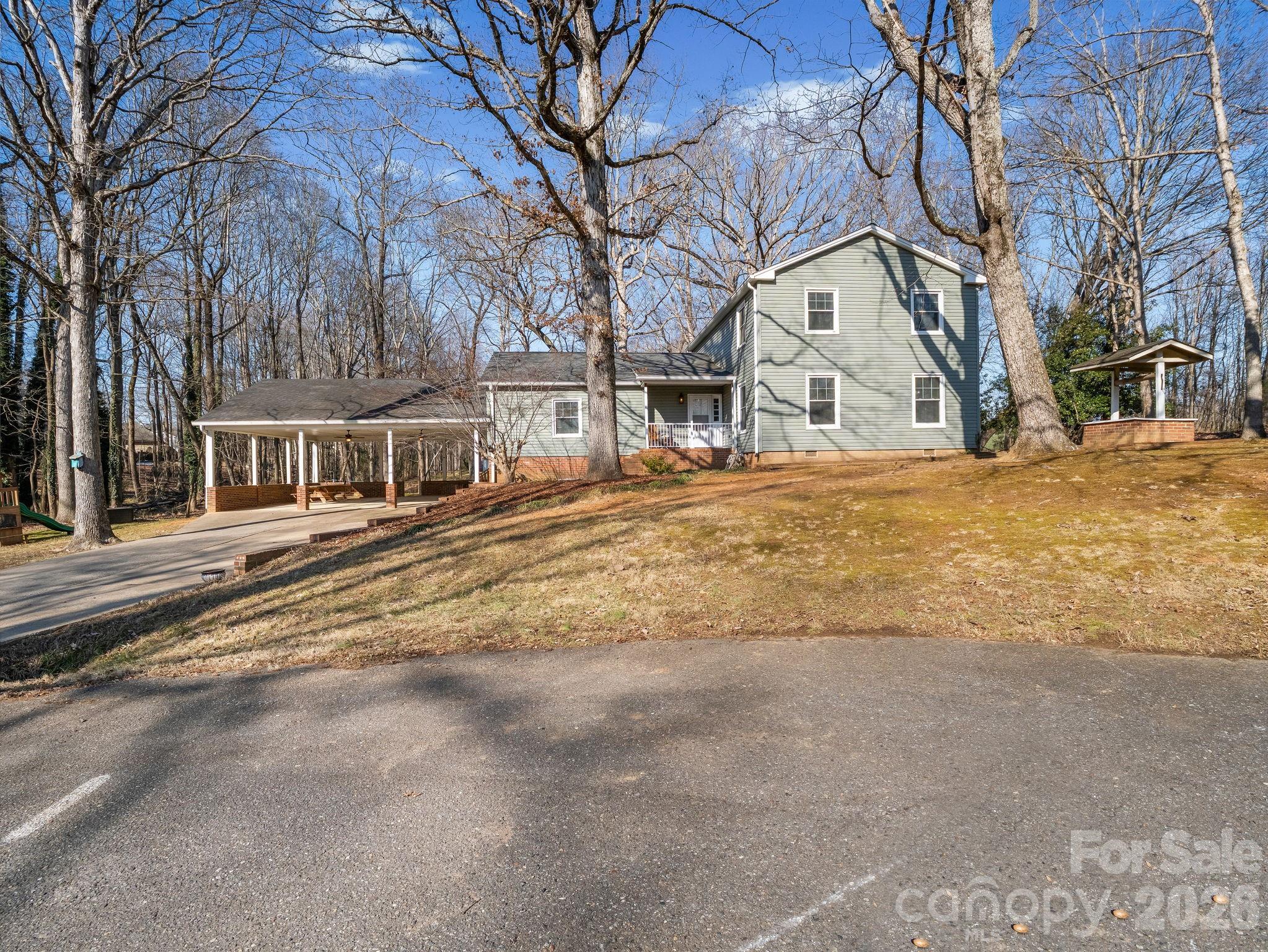 1409 Thea Drive Property Photo 2