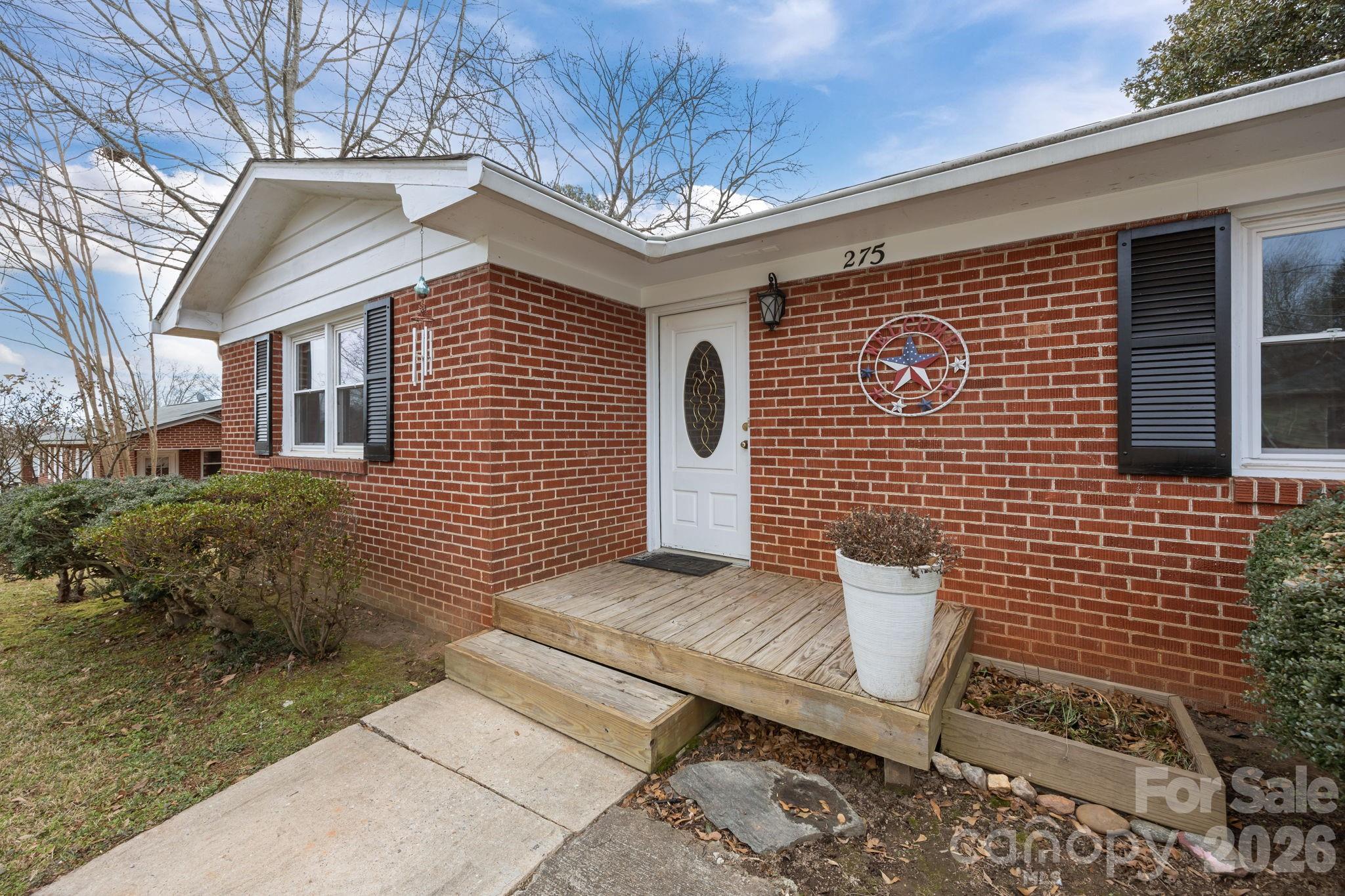 275 Tanner Street Property Photo 5