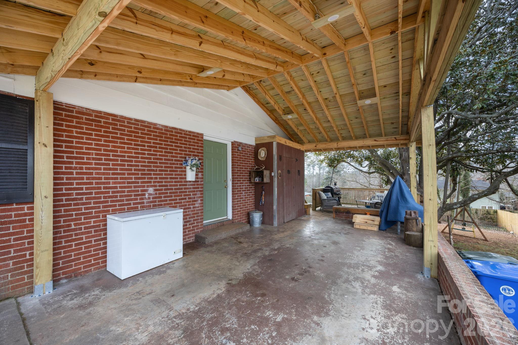 275 Tanner Street Property Photo 6