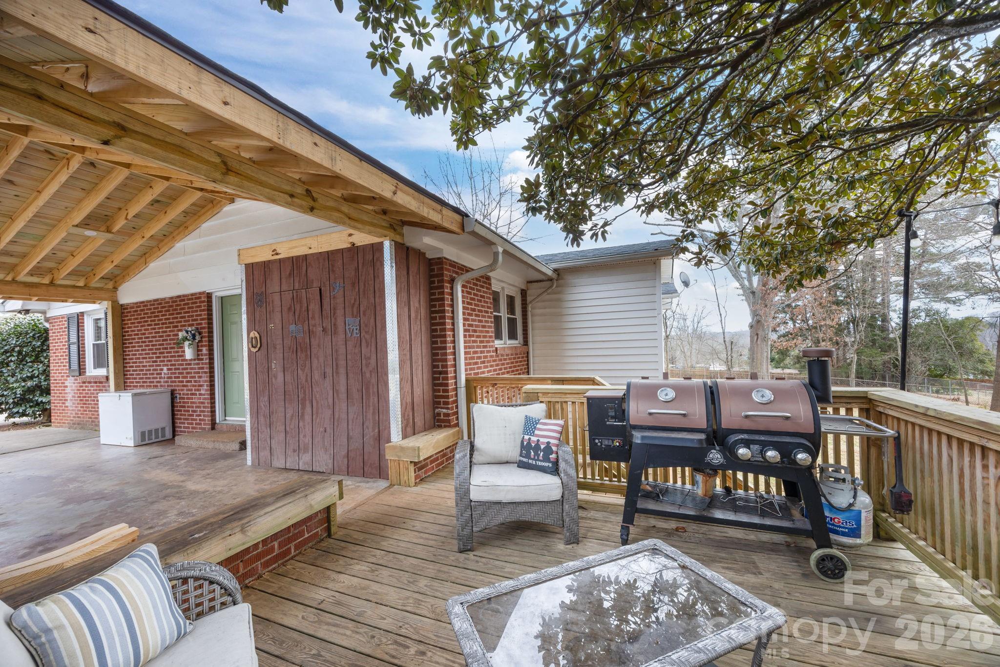275 Tanner Street Property Photo 8