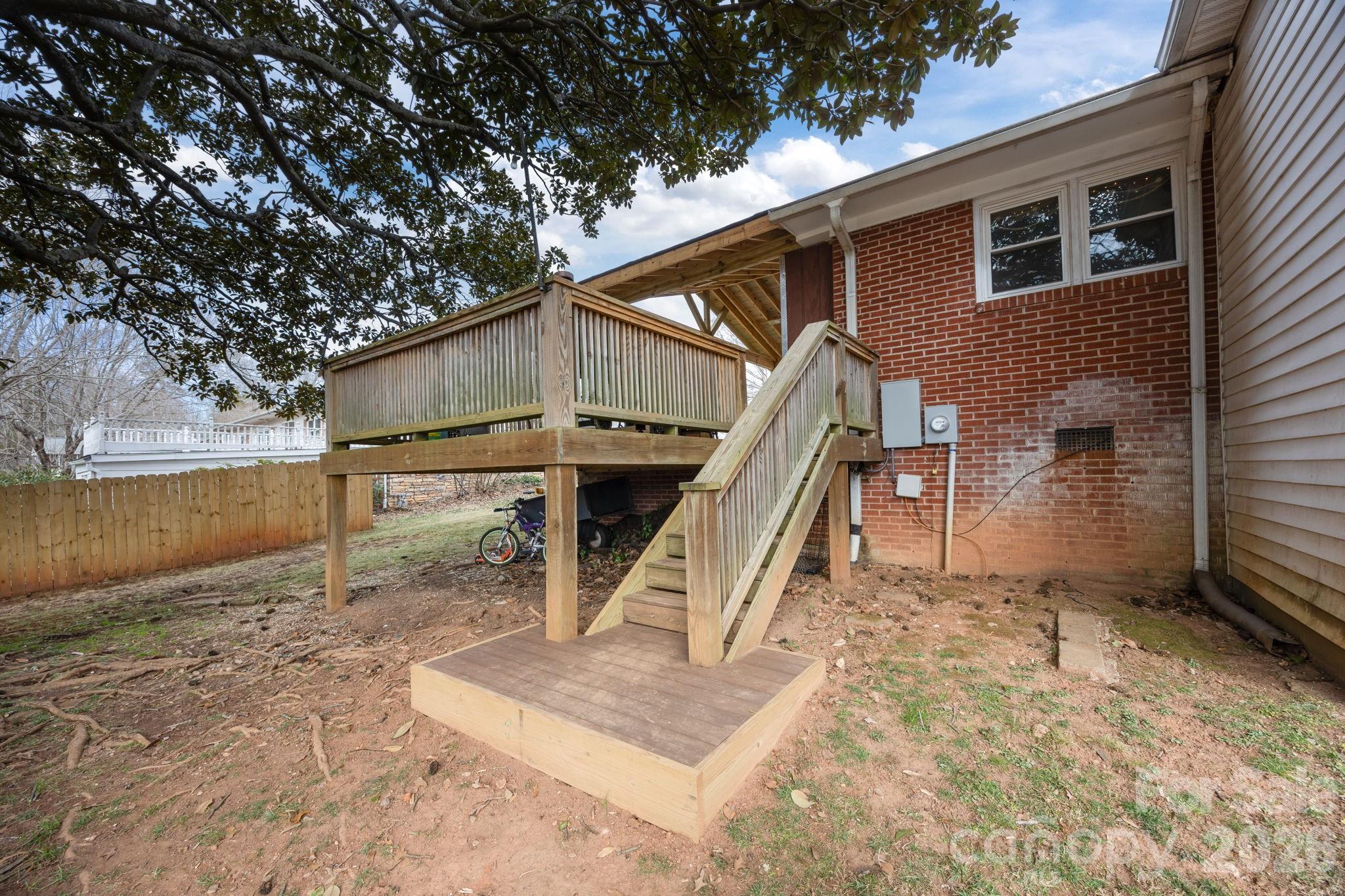 275 Tanner Street Property Photo 9