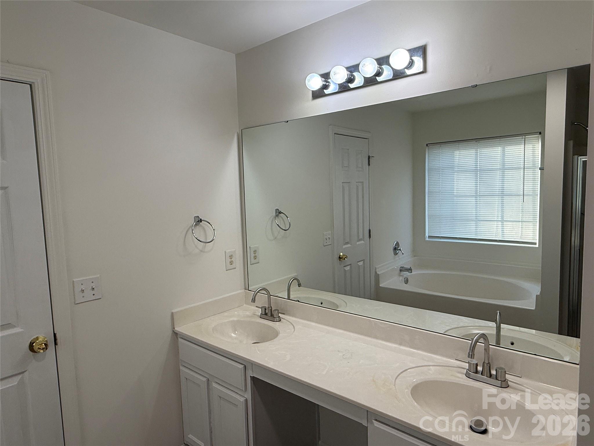6319 Elliott Drive Property Photo 16