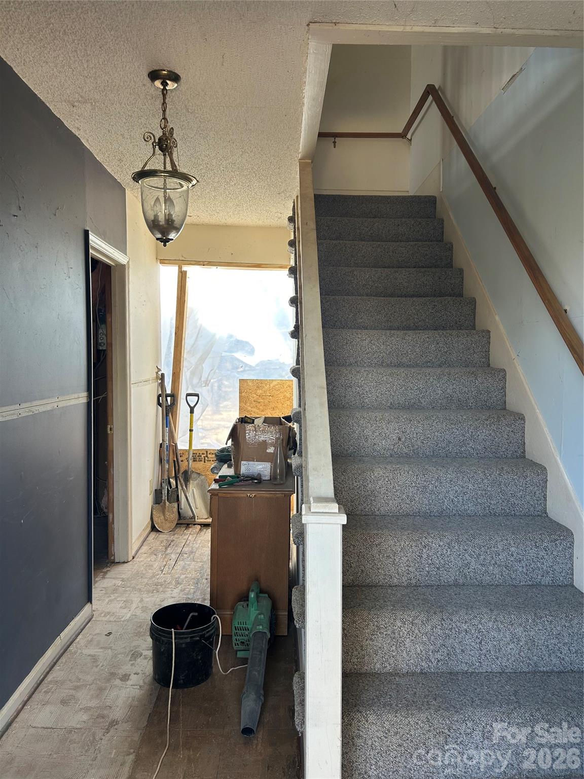 16 Mallory Lane Property Photo 6