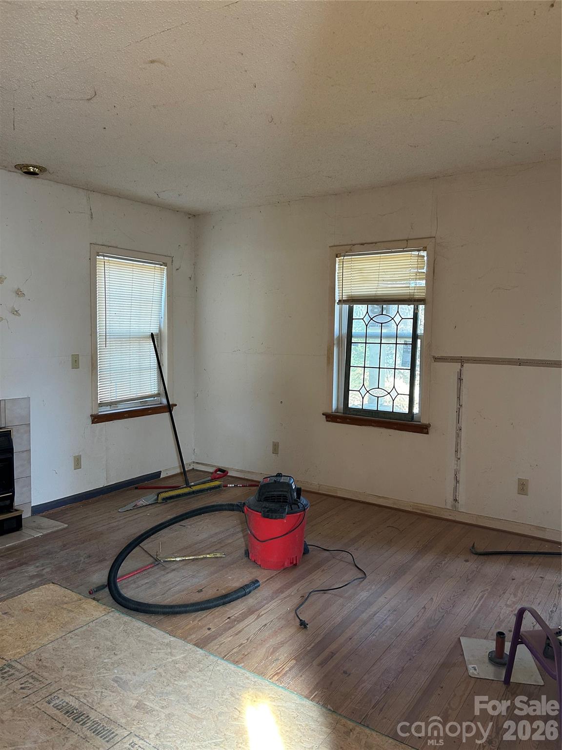 16 Mallory Lane Property Photo 7