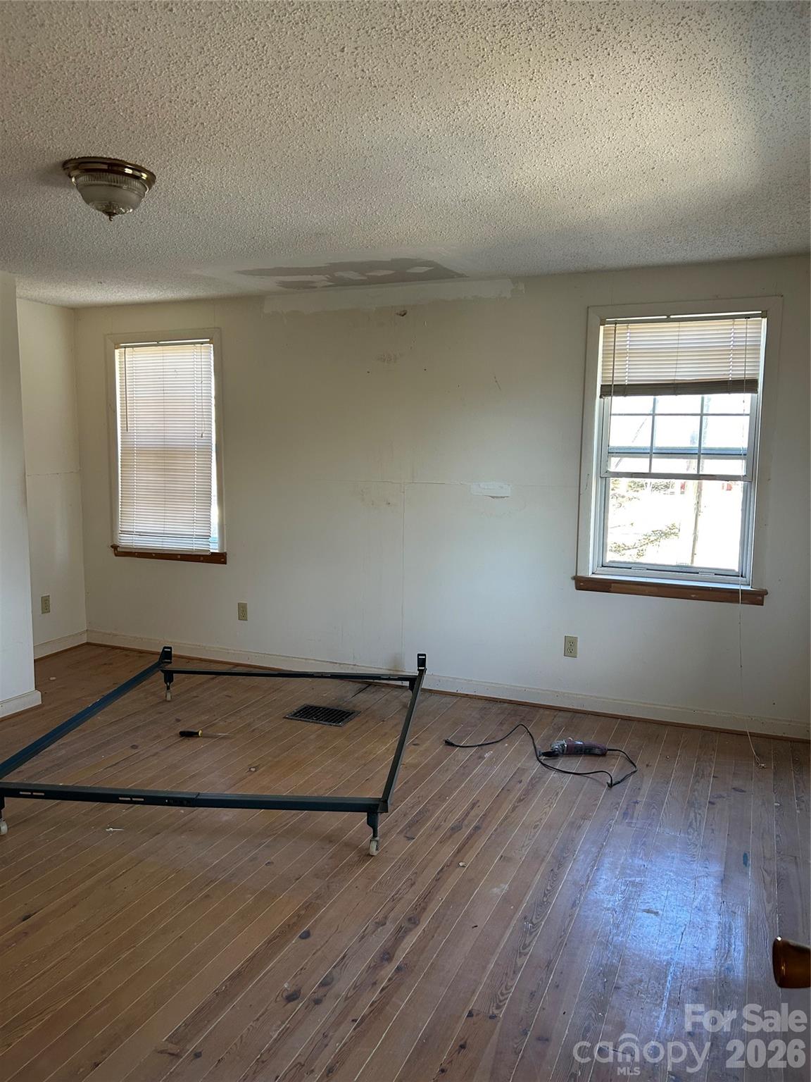 16 Mallory Lane Property Photo 17