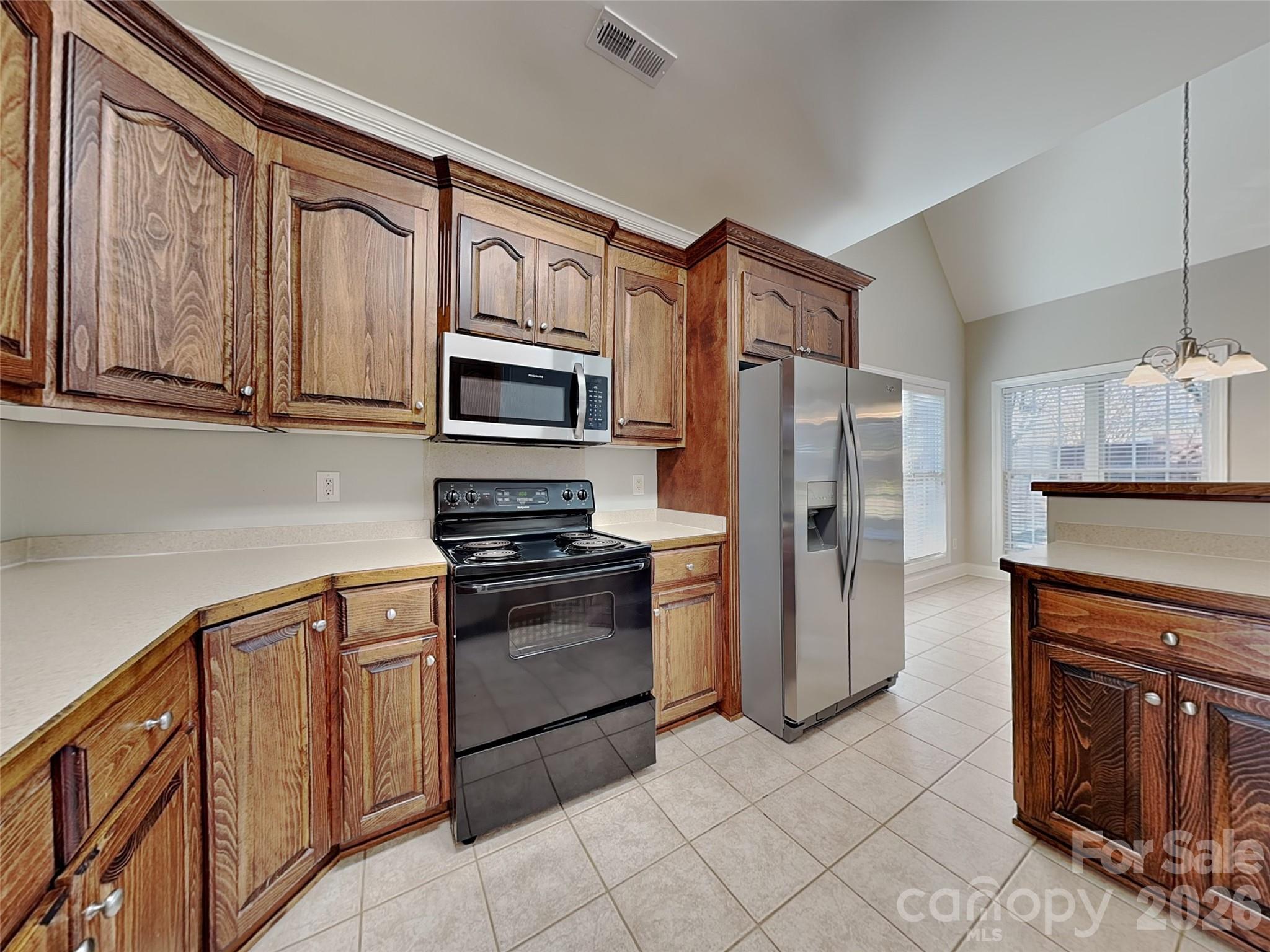 2562 Firethorn Court Property Photo 9
