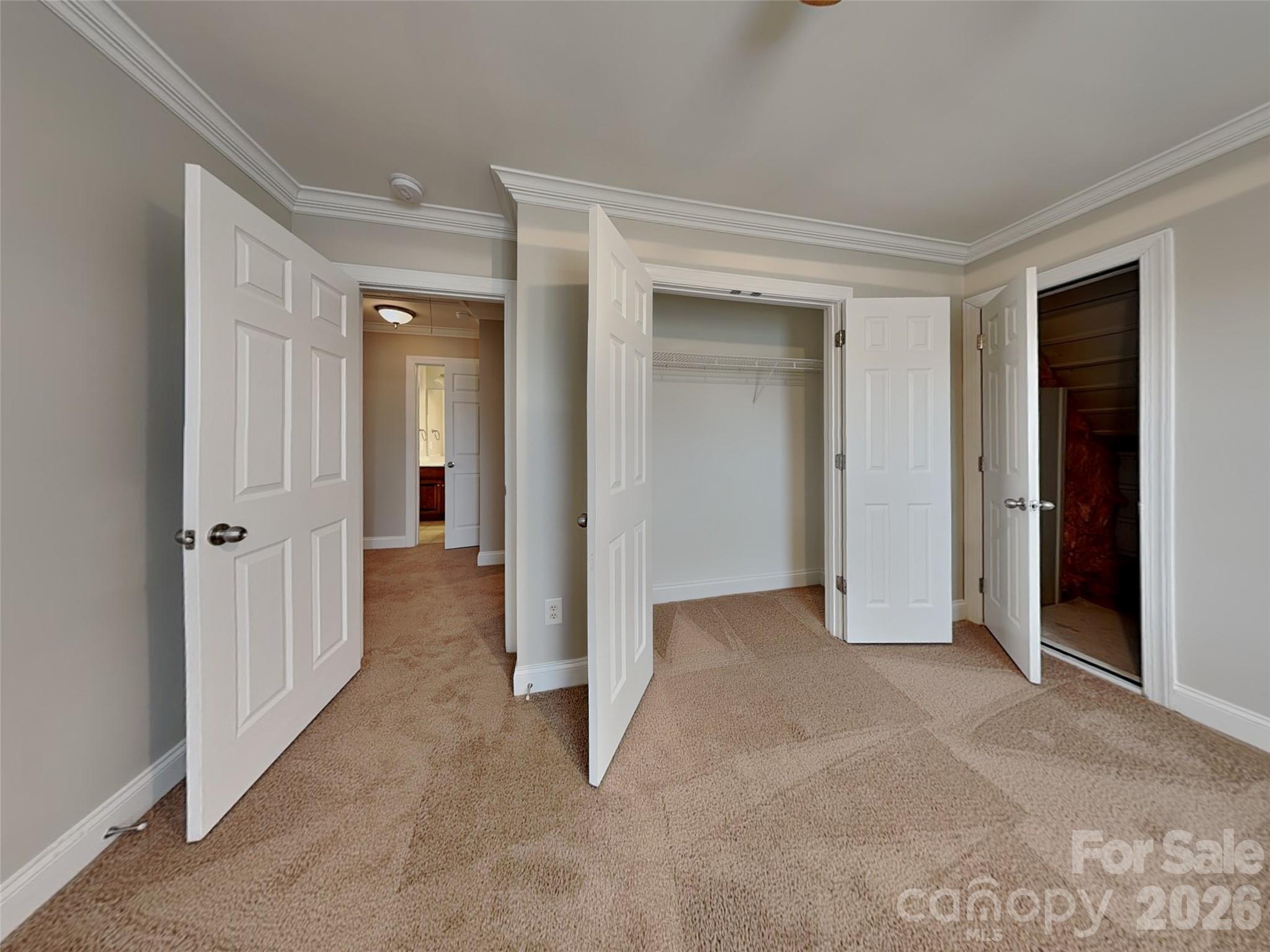 2562 Firethorn Court Property Photo 16