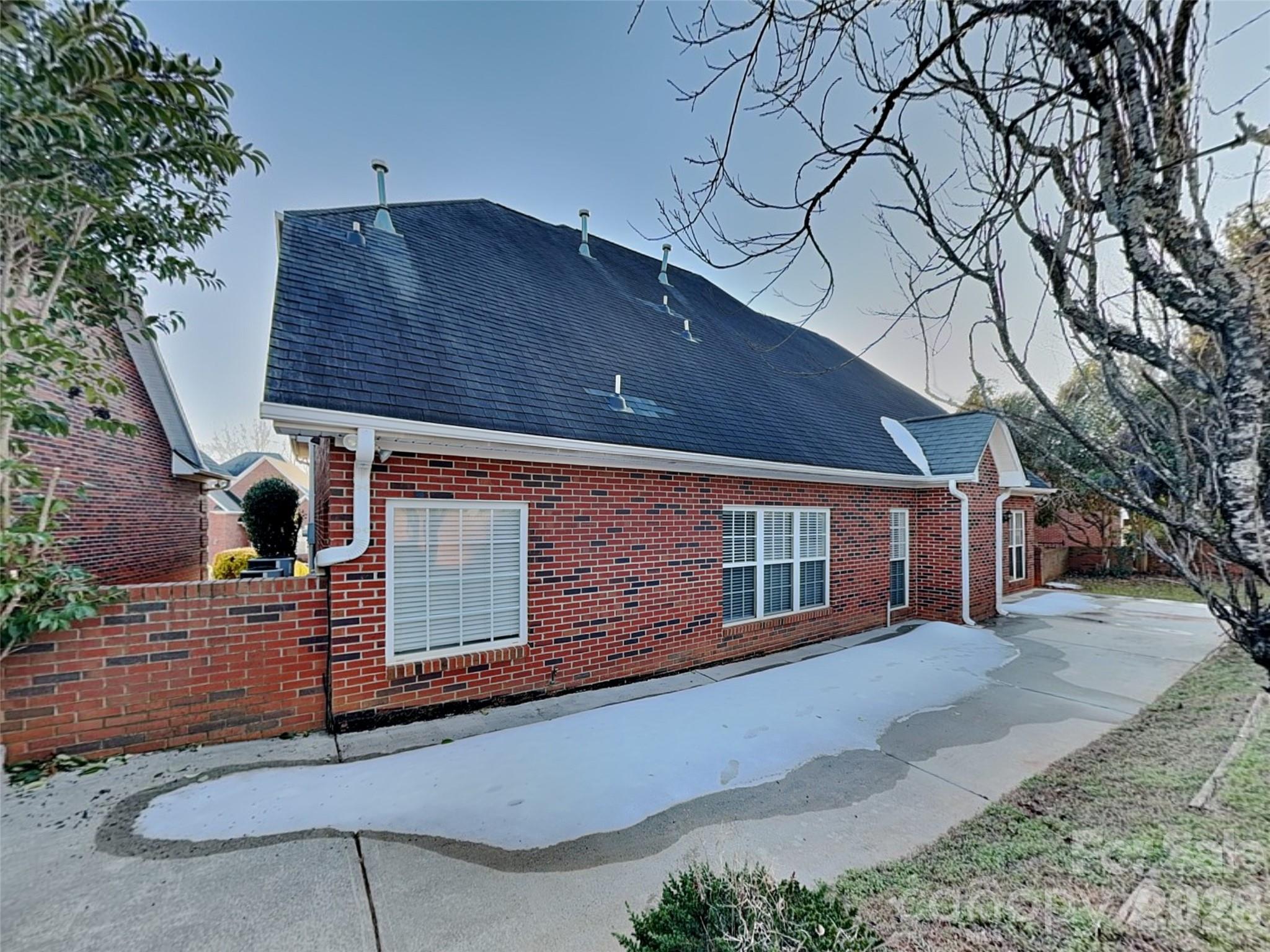 2562 Firethorn Court Property Photo 20