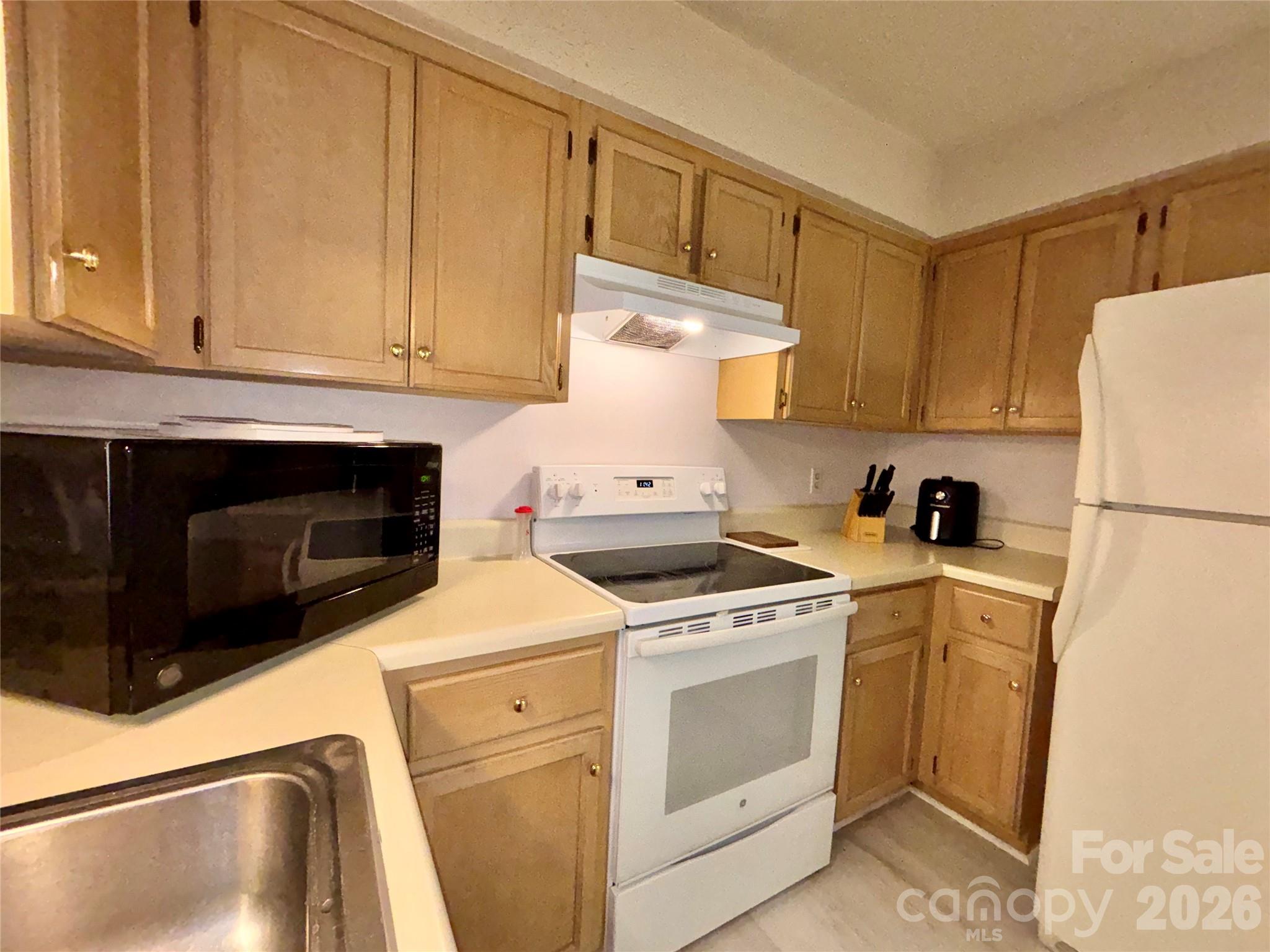 160 Whispering Pines Drive Property Photo 13