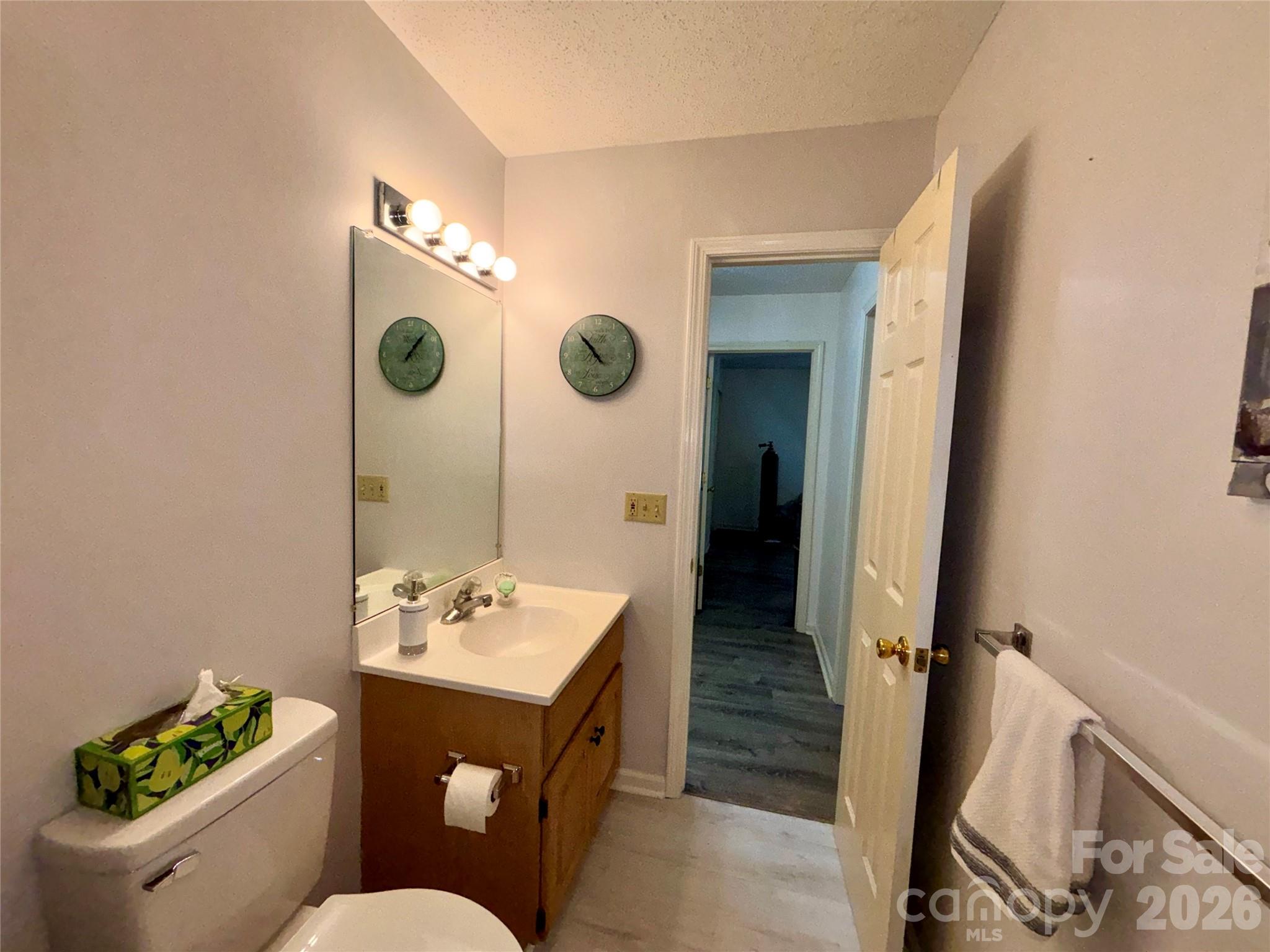 160 Whispering Pines Drive Property Photo 22
