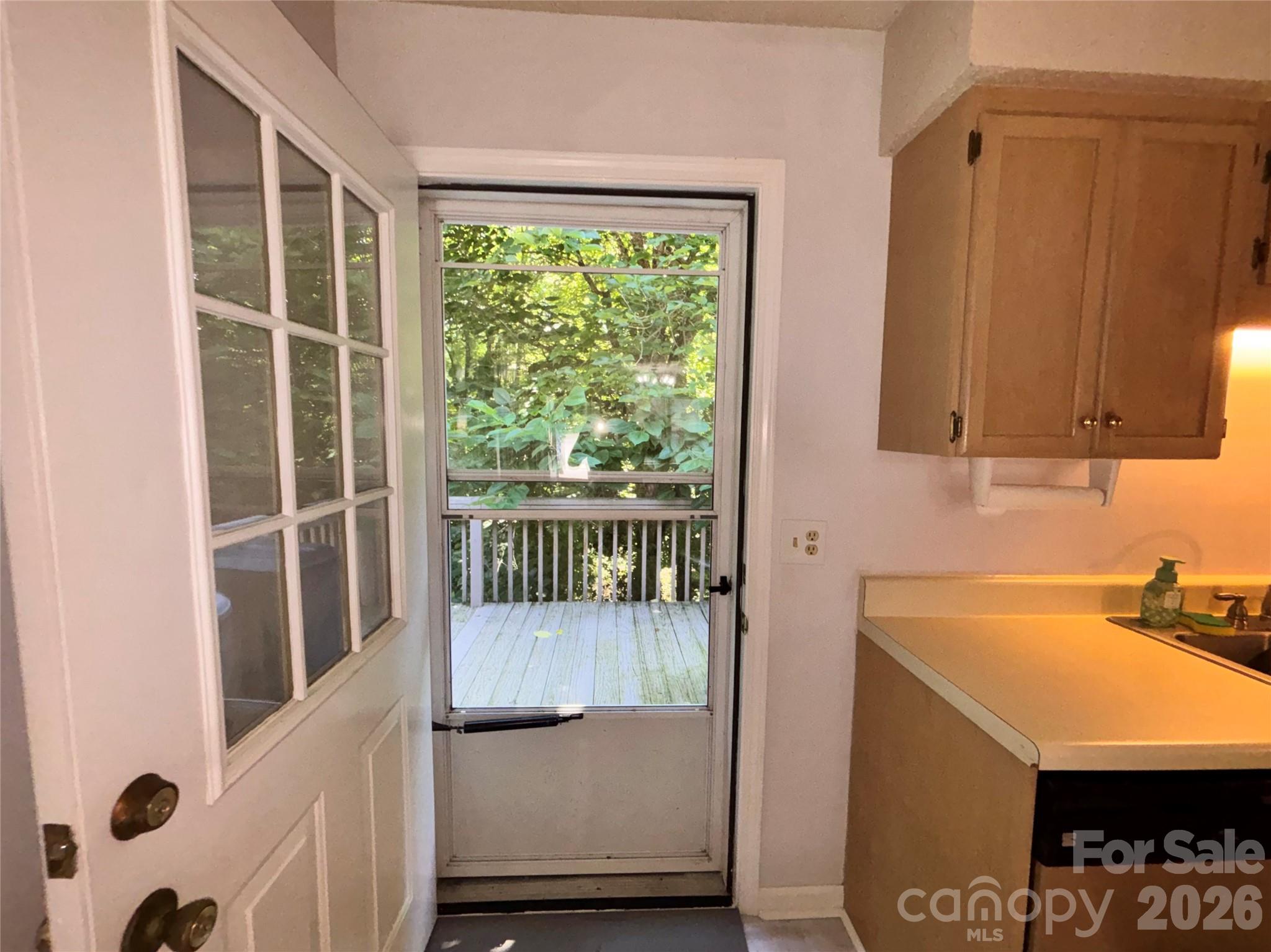 160 Whispering Pines Drive Property Photo 24