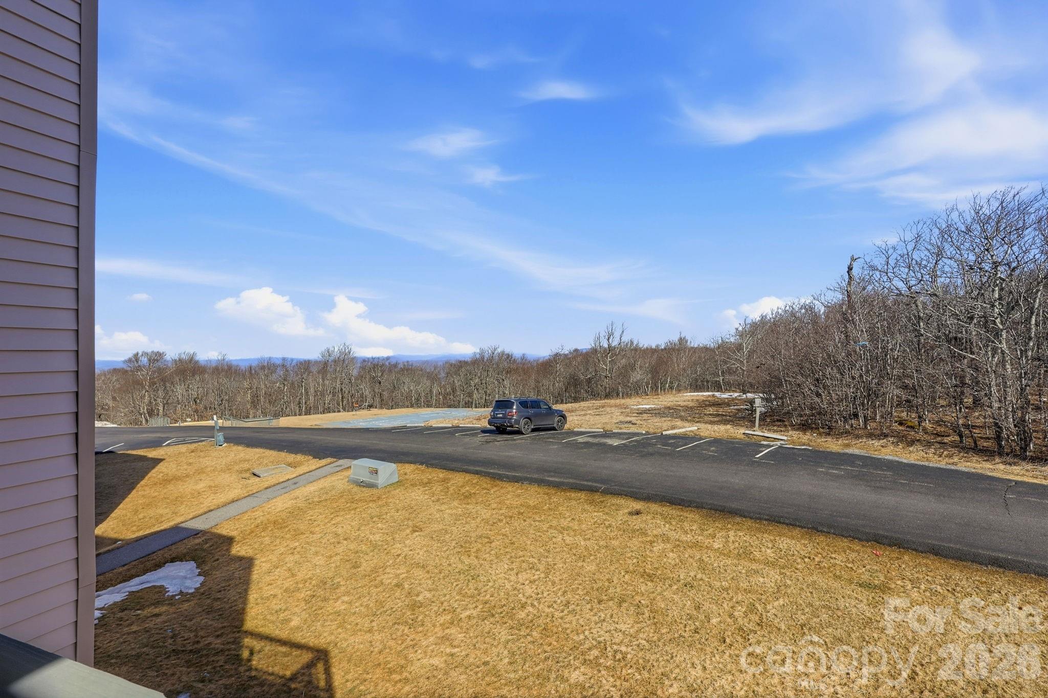 301 Pinnacle Inn Road 4208 Property Photo 14