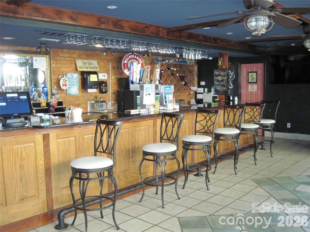 819 West Avenue Property Photo 4