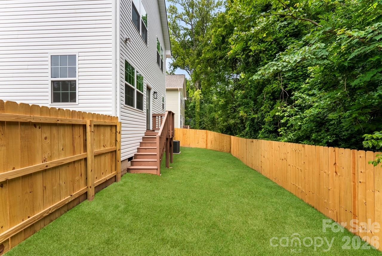 205 Putnam Street Property Photo 3