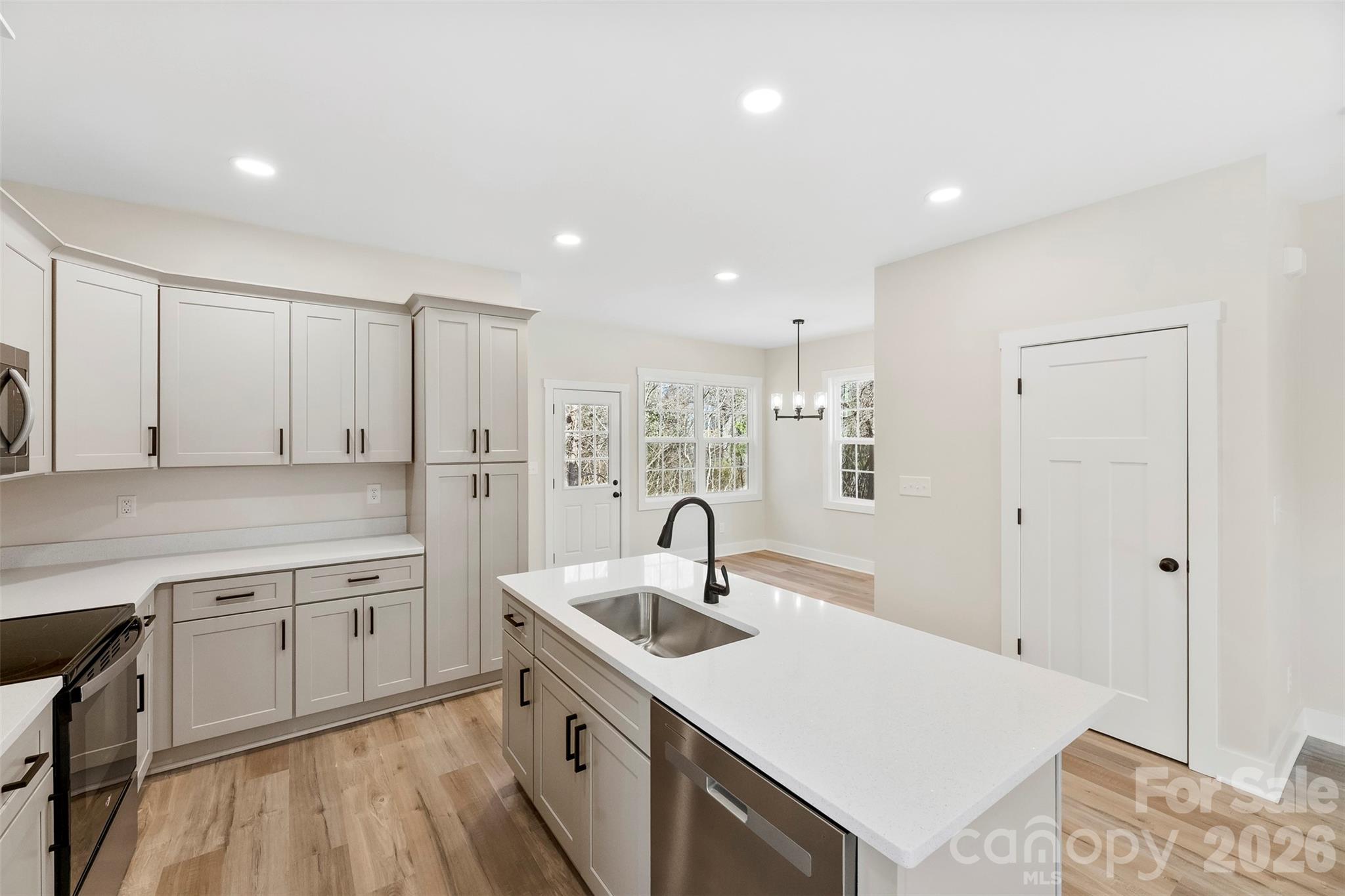 205 Putnam Street Property Photo 10