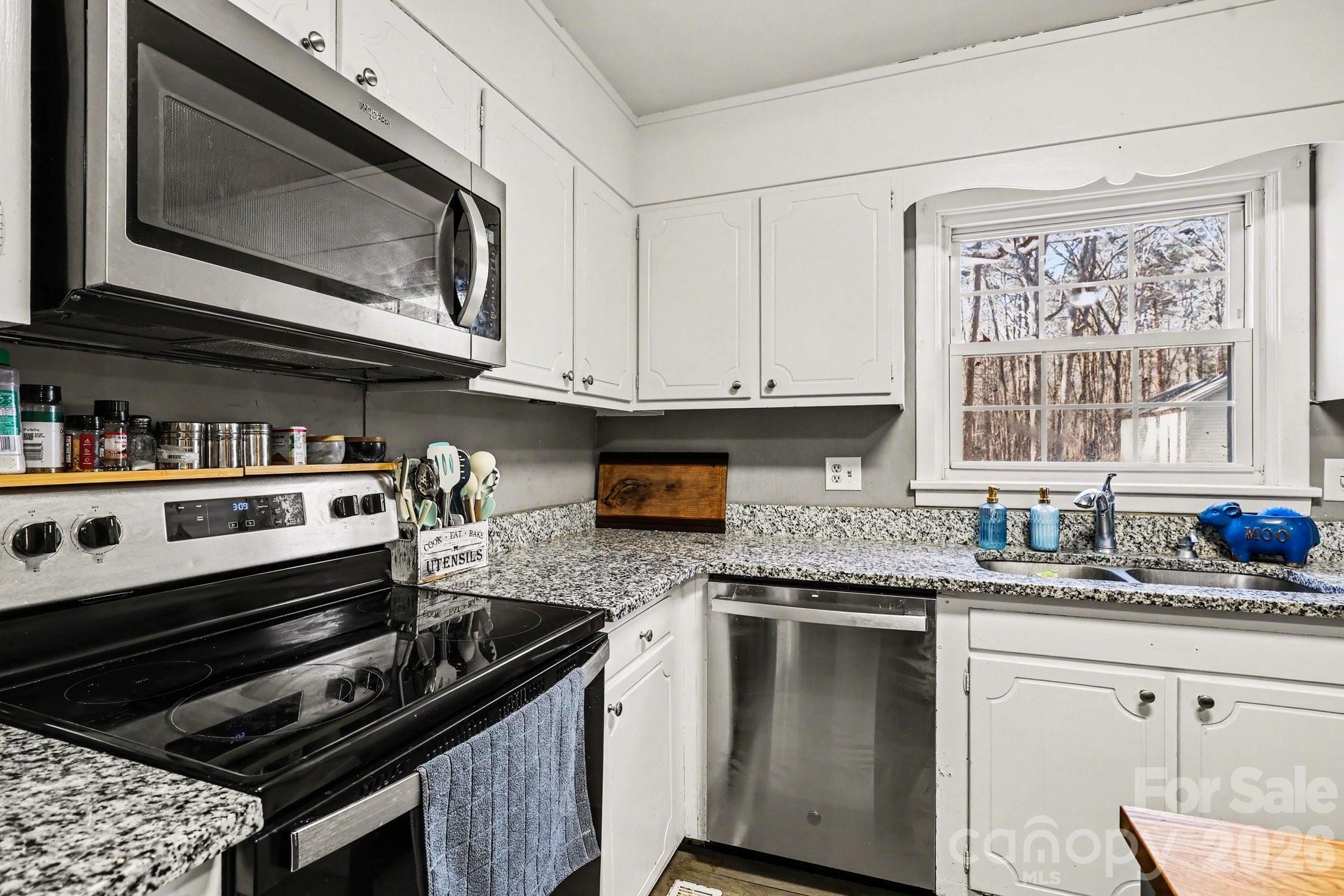 1270 Earnhardt Road Property Photo 10