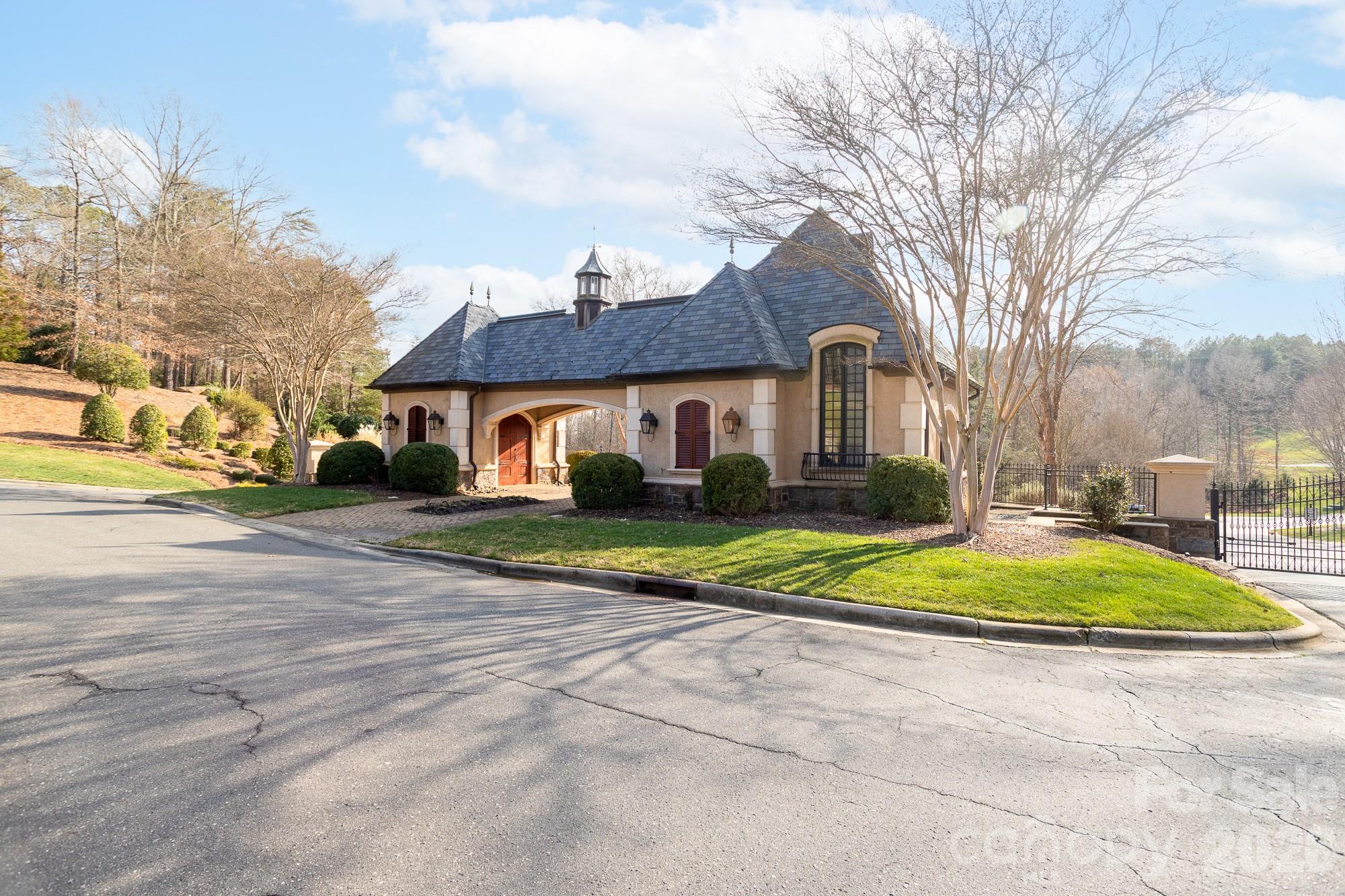 4012 Beechwood Spring Lane Property Photo 8