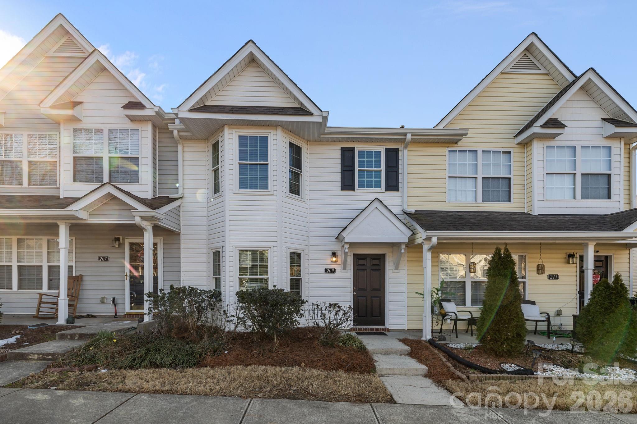 209 Primrose Walk Property Photo 2