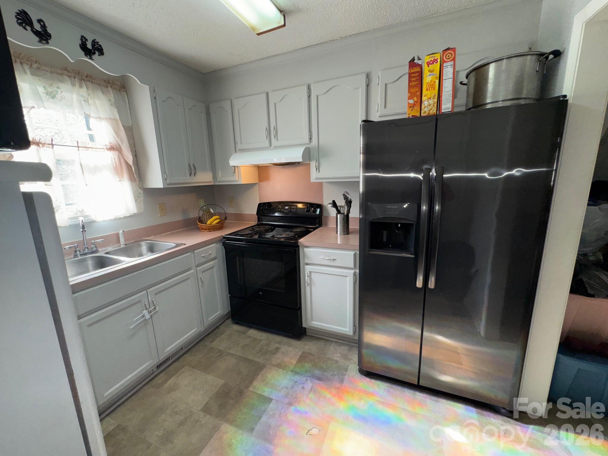 1019 W 7th Avenue Property Photo 10