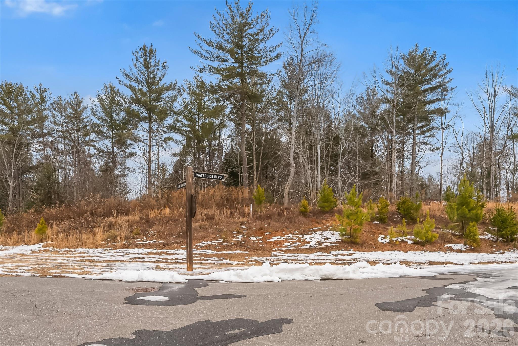1144 Lakeside Way Property Photo 7